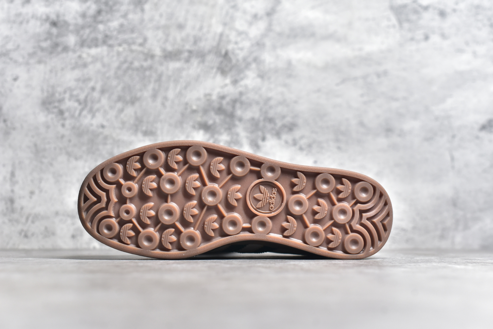 图片[6]-#AD Originals Gazelle Bold W 三叶草厚底休闲防滑耐磨低帮板鞋 鞋头出色设计 塑就出众贴合感稳固的后跟贴合足部曲线设计软弹舒适 不易磨脚橡胶鞋底配合防滑纹路设计 平稳抓地 货号：ID7056 尺码：35.5-40-选品中心