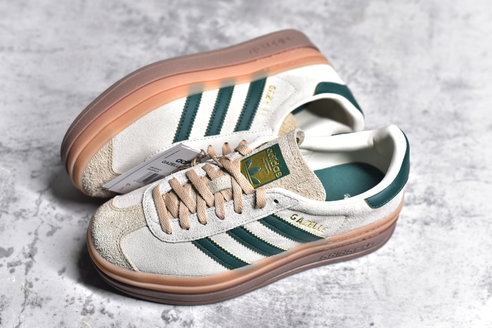 图片[7]-#AD Originals Gazelle Bold W 三叶草厚底休闲防滑耐磨低帮板鞋 鞋头出色设计 塑就出众贴合感稳固的后跟贴合足部曲线设计软弹舒适 不易磨脚橡胶鞋底配合防滑纹路设计 平稳抓地 货号：ID7056 尺码：35.5-40-选品中心