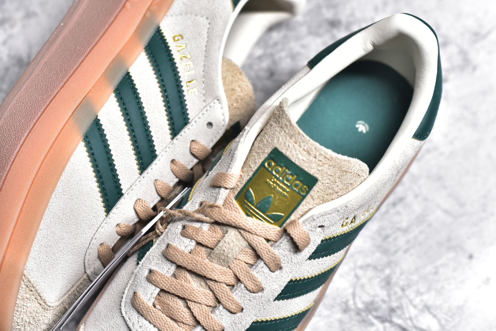 图片[9]-#AD Originals Gazelle Bold W 三叶草厚底休闲防滑耐磨低帮板鞋 鞋头出色设计 塑就出众贴合感稳固的后跟贴合足部曲线设计软弹舒适 不易磨脚橡胶鞋底配合防滑纹路设计 平稳抓地 货号：ID7056 尺码：35.5-40-选品中心