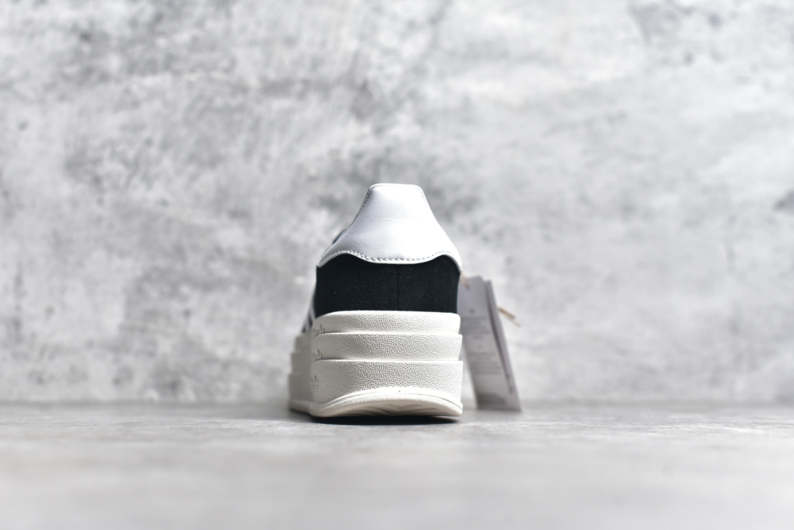 图片[5]-#AD Originals Gazelle Bold W 三叶草厚底休闲防滑耐磨低帮板鞋 鞋头出色设计 塑就出众贴合感稳固的后跟贴合足部曲线设计软弹舒适 不易磨脚橡胶鞋底配合防滑纹路设计 平稳抓地 货号：IE0429 尺码：35.5-40-选品中心
