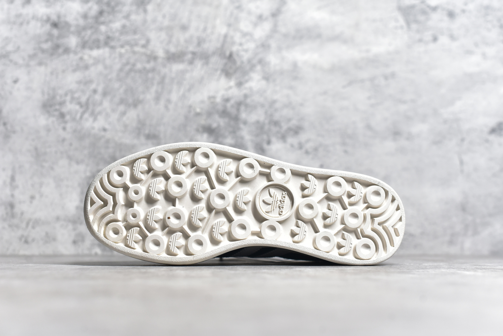 图片[6]-#AD Originals Gazelle Bold W 三叶草厚底休闲防滑耐磨低帮板鞋 鞋头出色设计 塑就出众贴合感稳固的后跟贴合足部曲线设计软弹舒适 不易磨脚橡胶鞋底配合防滑纹路设计 平稳抓地 货号：IE0429 尺码：35.5-40-选品中心