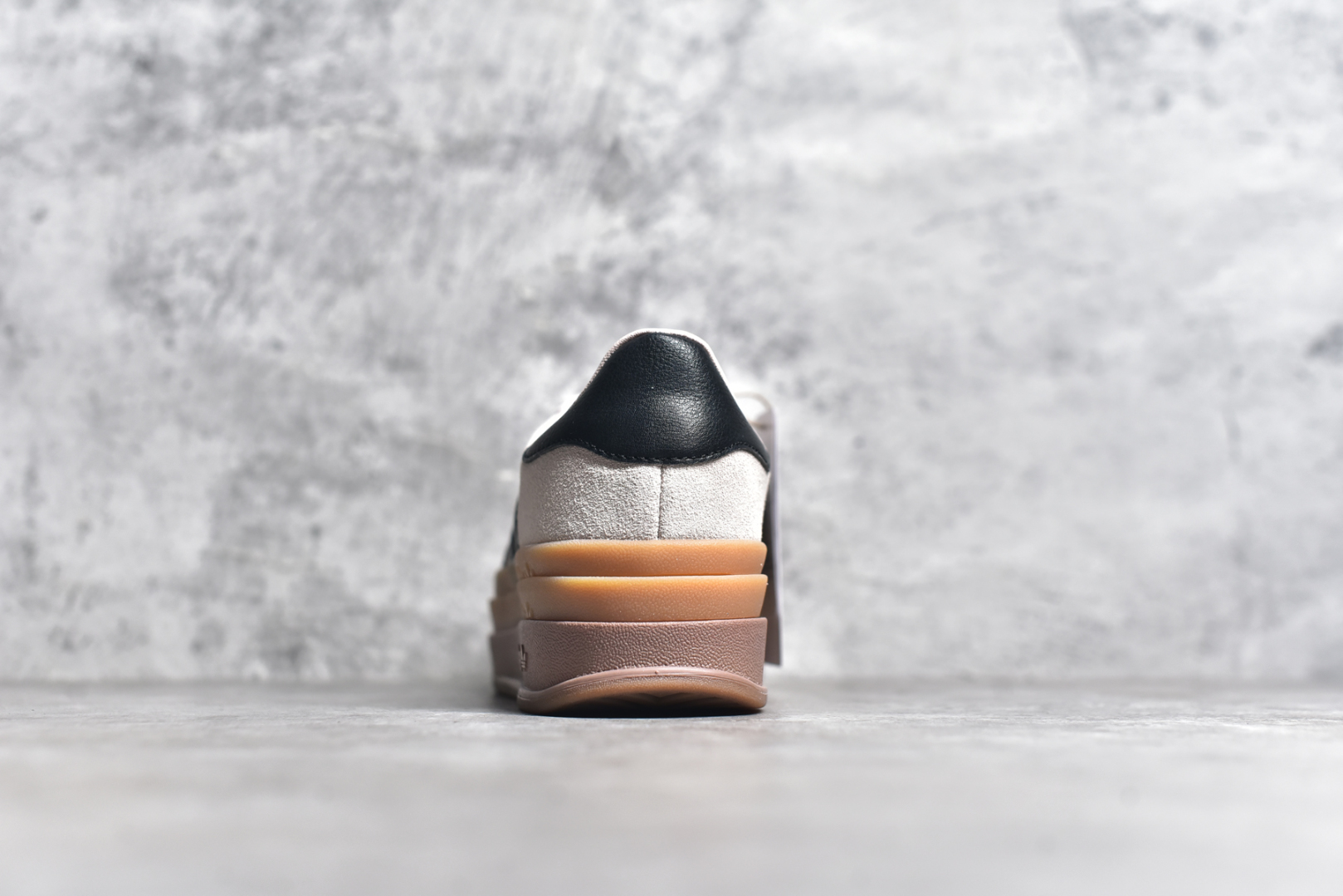 图片[5]-#AD Originals Gazelle Bold W 三叶草厚底休闲防滑耐磨低帮板鞋 鞋头出色设计 塑就出众贴合感稳固的后跟贴合足部曲线设计软弹舒适 不易磨脚橡胶鞋底配合防滑纹路设计 平稳抓地 货号：IE0429 尺码：35.5-40-选品中心