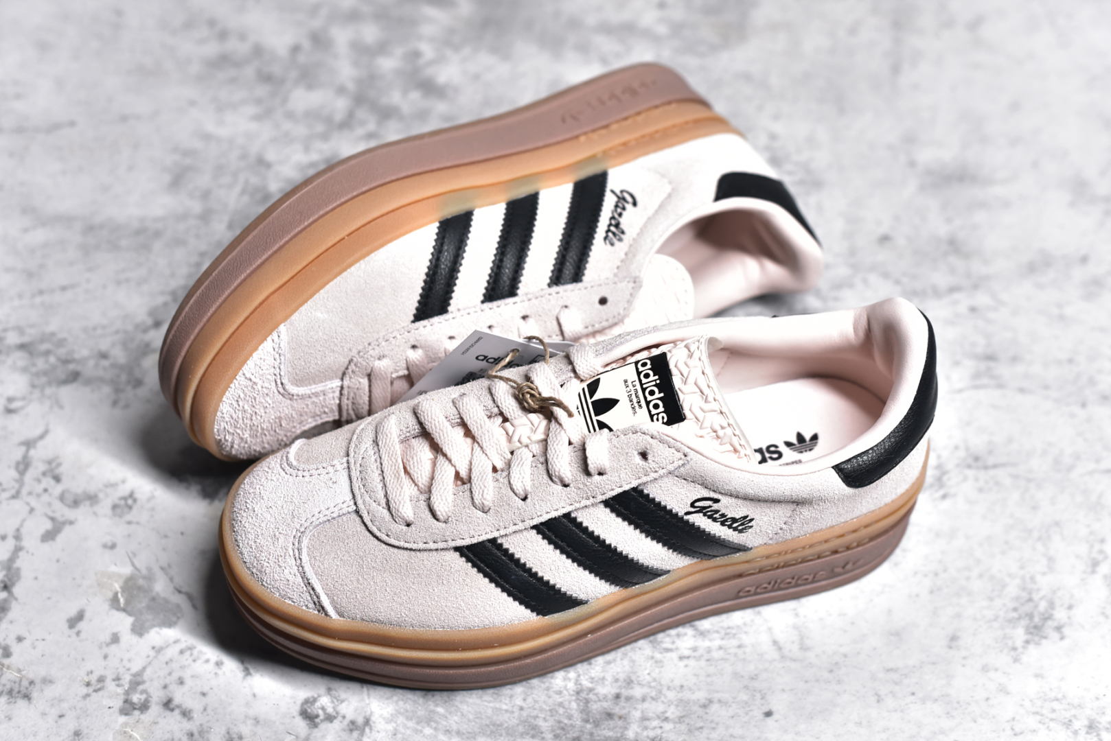 图片[7]-#AD Originals Gazelle Bold W 三叶草厚底休闲防滑耐磨低帮板鞋 鞋头出色设计 塑就出众贴合感稳固的后跟贴合足部曲线设计软弹舒适 不易磨脚橡胶鞋底配合防滑纹路设计 平稳抓地 货号：IE0429 尺码：35.5-40-选品中心