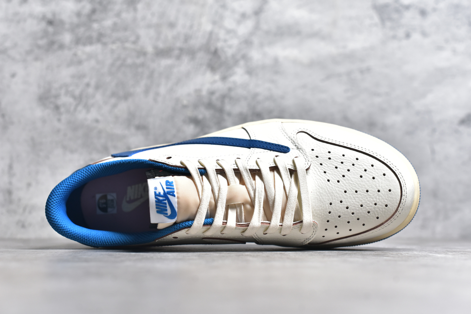 图片[4]-#Fragment x Travis Scott x Air Jordan 1 Low 藤原浩三方联名2.0 莞产大厂出品 市场首发 高品质尝鲜！ #原档高精度后跟鬼脸logo电绣效果 #原楦原纸板 铸造原味鞋型 #蜡化二次加工鞋带 无限还原细节 #织唛标细节修改、目前唯一正确鞋垫 #中底 背胶 皮料 清洁度 各方面细节秒杀， 原装配件 极限还原 尺码：35.5 36 36.5 37 38 38.5 39 40 40.5 41 42 42.5 43 44 44.5 45 45.5 46 47.5 48.5-选品中心