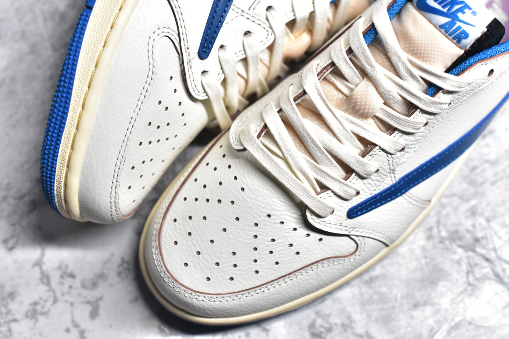 图片[8]-#Fragment x Travis Scott x Air Jordan 1 Low 藤原浩三方联名2.0 莞产大厂出品 市场首发 高品质尝鲜！ #原档高精度后跟鬼脸logo电绣效果 #原楦原纸板 铸造原味鞋型 #蜡化二次加工鞋带 无限还原细节 #织唛标细节修改、目前唯一正确鞋垫 #中底 背胶 皮料 清洁度 各方面细节秒杀， 原装配件 极限还原 尺码：35.5 36 36.5 37 38 38.5 39 40 40.5 41 42 42.5 43 44 44.5 45 45.5 46 47.5 48.5-选品中心