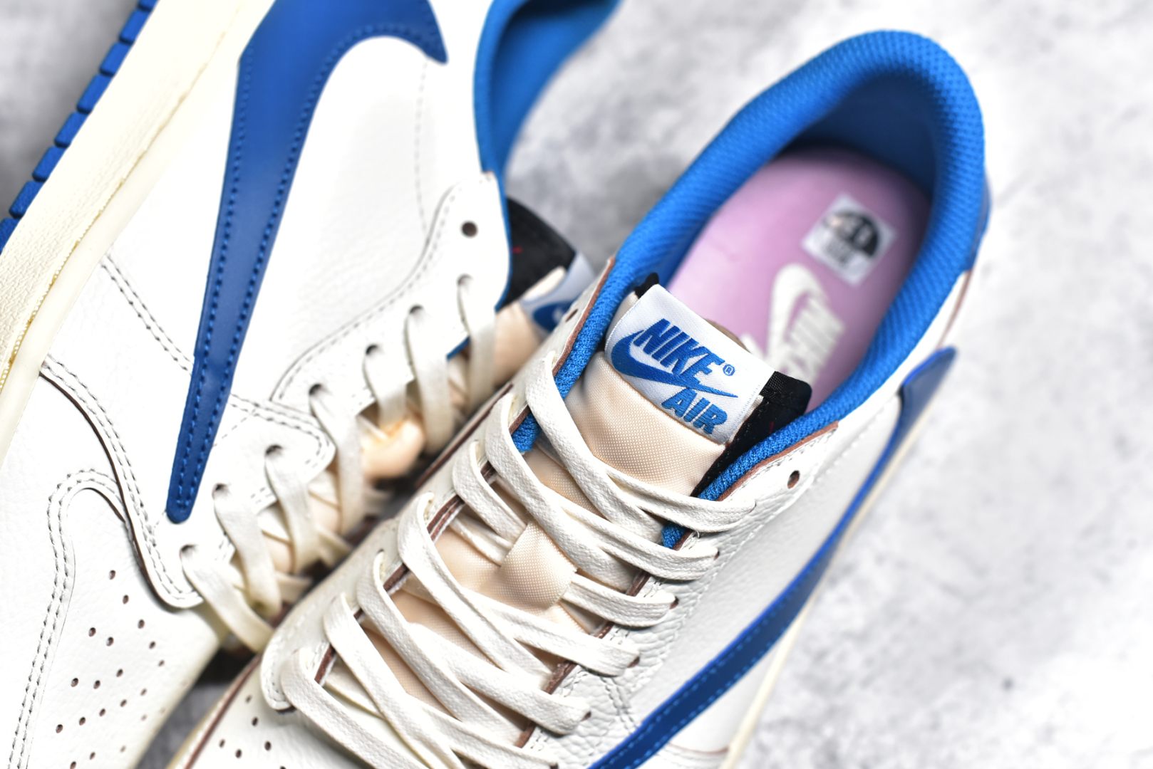 图片[9]-#Fragment x Travis Scott x Air Jordan 1 Low 藤原浩三方联名2.0 莞产大厂出品 市场首发 高品质尝鲜！ #原档高精度后跟鬼脸logo电绣效果 #原楦原纸板 铸造原味鞋型 #蜡化二次加工鞋带 无限还原细节 #织唛标细节修改、目前唯一正确鞋垫 #中底 背胶 皮料 清洁度 各方面细节秒杀， 原装配件 极限还原 尺码：35.5 36 36.5 37 38 38.5 39 40 40.5 41 42 42.5 43 44 44.5 45 45.5 46 47.5 48.5-选品中心