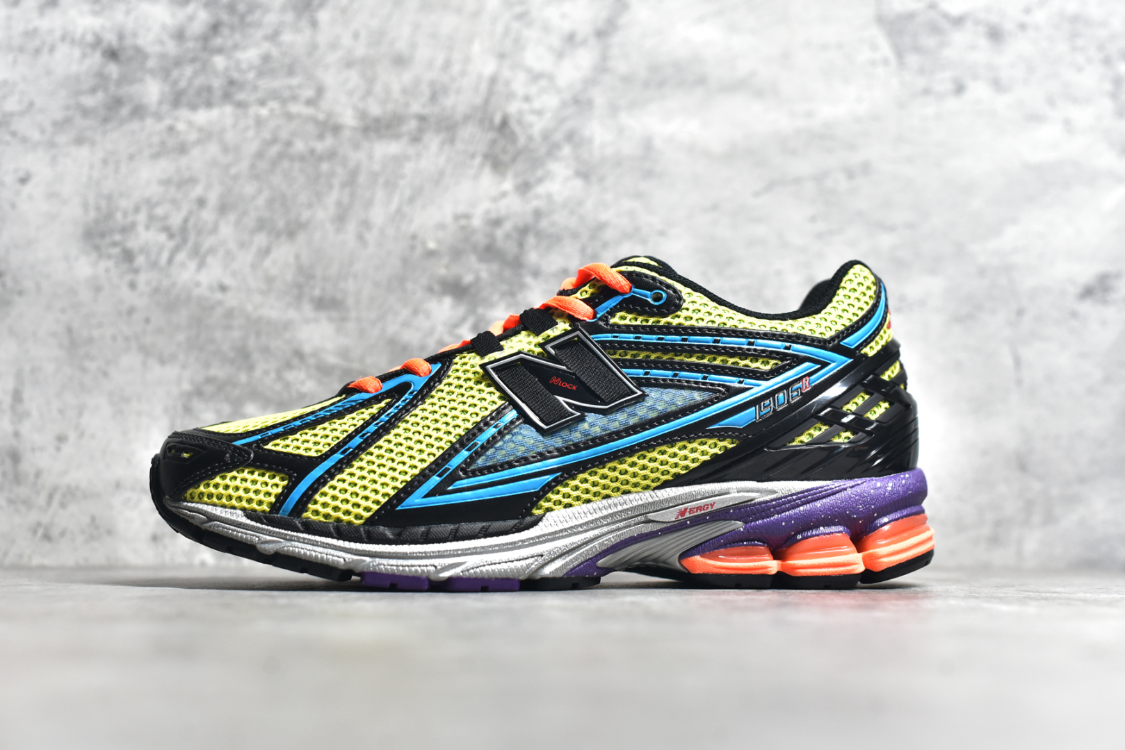 #New Balance 1906系列复古老爹风休闲运动慢跑鞋 #采用轻质牛剖革拼接透气网眼衬垫织物鞋面材质 T-Beam大底提供足步弓支撑，保持步态稳定 后跟搭载外露缓震胶 货号：M1906RDS 尺码：36 37 37.5 38 38.5 39 40 40.5 41 42 42.5 43 44 44.5 45-选品中心