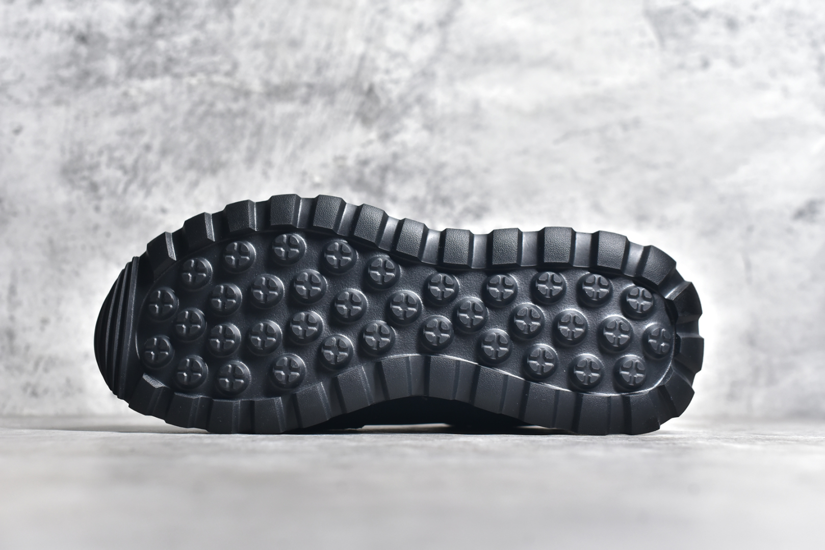 图片[6]-#意大利高奢品牌·普拉达Prada Cloudbust Thunder Low Sneakers 老爹百搭休闲运动男鞋系列 #广东大厂品质 专柜同步 新款Prada Cloudbust Thunder运动鞋设计以雕塑感设计重新演绎PRADA男士风格，搭配牛反绒皮和轻质橡胶发泡鞋底，独具时尚个性风格。大气个性更潮更抢眼更追求档次，它将颠覆旧念，与您共度时尚潮人必备! 面料采用原版进口小牛皮 牛皮内里垫脚 橡胶发泡大底 轻便防滑耐磨 脚感舒适 款式耐看做工精细 配以简洁利落的鞋楦 彰显男人的果敢和硬朗 尺码：39-44（皮鞋码）-选品中心