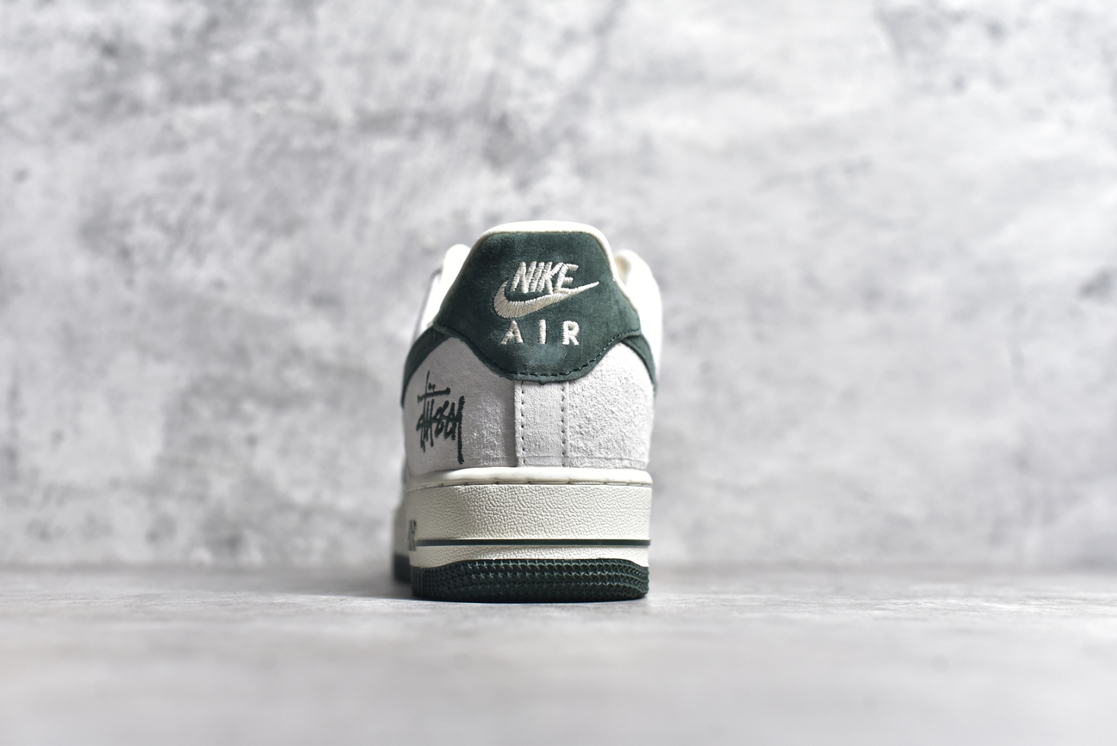 图片[5]-#NK Air Force 1\’07 Low 斯图西联名 英文绿翻毛勾 空军一号低帮休闲板鞋 CH6336-511 #原楦头原纸板 原装鞋盒 定制五金配件 内置全掌气垫 原厂鞋底 尺码：36 36.5 37.5 38 38.5 39 40 40.5 41 42 42.5 43 44 44.5 45-选品中心