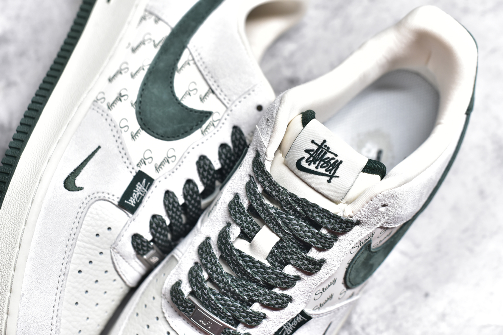 图片[9]-#NK Air Force 1\’07 Low 斯图西联名 英文绿翻毛勾 空军一号低帮休闲板鞋 CH6336-511 #原楦头原纸板 原装鞋盒 定制五金配件 内置全掌气垫 原厂鞋底 尺码：36 36.5 37.5 38 38.5 39 40 40.5 41 42 42.5 43 44 44.5 45-选品中心