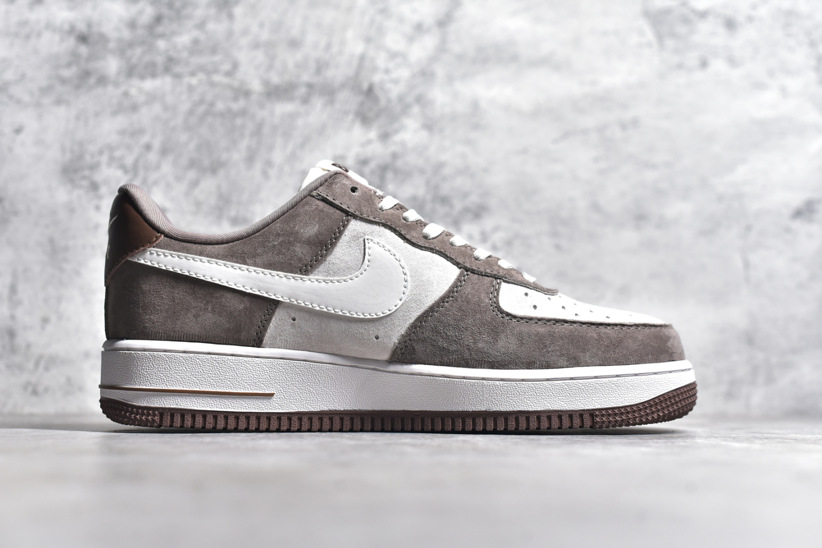 图片[3]-#NK Air Force 1\’07 Low Bape联名 棕白勾 空军一号低帮休闲板鞋 KK1988-035 #原楦头原纸板 原装鞋盒 定制五金配件 内置全掌气垫 原厂鞋底 尺码：36 36.5 37.5 38 38.5 39 40 40.5 41 42 42.5 43 44 44.5 45-选品中心