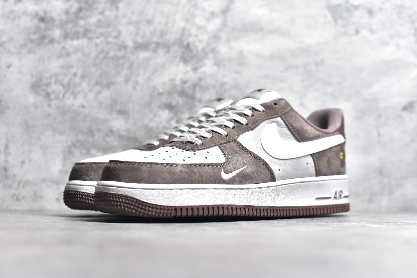 图片[2]-#NK Air Force 1\’07 Low Bape联名 棕白勾 空军一号低帮休闲板鞋 KK1988-035 #原楦头原纸板 原装鞋盒 定制五金配件 内置全掌气垫 原厂鞋底 尺码：36 36.5 37.5 38 38.5 39 40 40.5 41 42 42.5 43 44 44.5 45-选品中心
