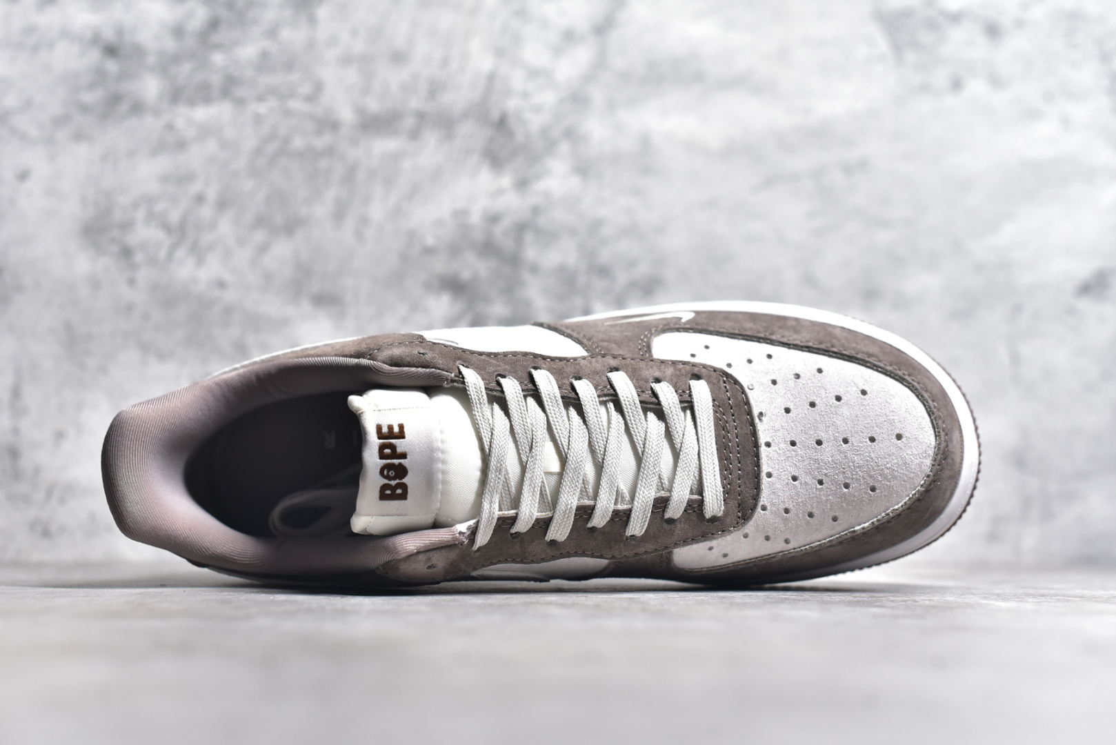 图片[4]-#NK Air Force 1\’07 Low Bape联名 棕白勾 空军一号低帮休闲板鞋 KK1988-035 #原楦头原纸板 原装鞋盒 定制五金配件 内置全掌气垫 原厂鞋底 尺码：36 36.5 37.5 38 38.5 39 40 40.5 41 42 42.5 43 44 44.5 45-选品中心