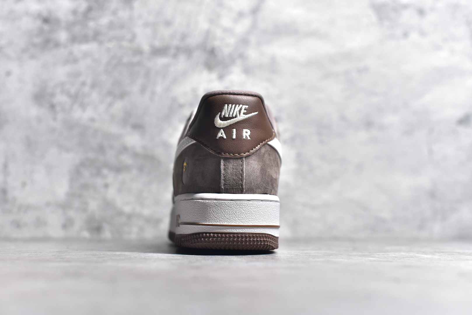 图片[5]-#NK Air Force 1\’07 Low Bape联名 棕白勾 空军一号低帮休闲板鞋 KK1988-035 #原楦头原纸板 原装鞋盒 定制五金配件 内置全掌气垫 原厂鞋底 尺码：36 36.5 37.5 38 38.5 39 40 40.5 41 42 42.5 43 44 44.5 45-选品中心