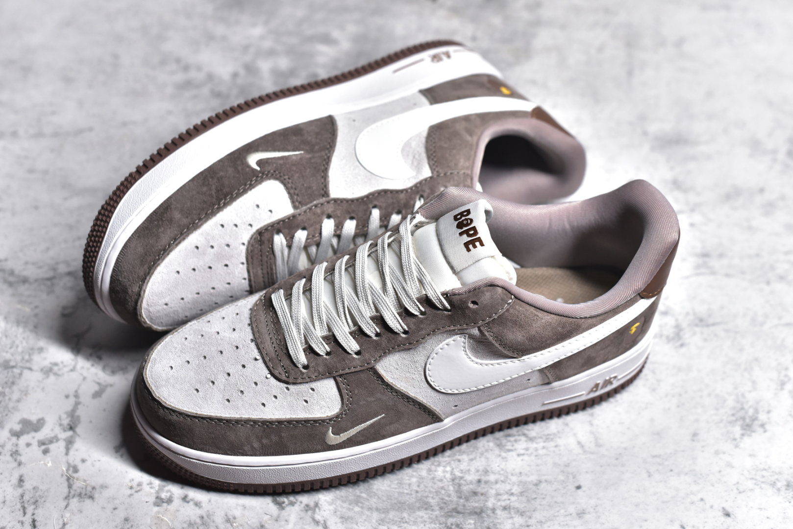 图片[7]-#NK Air Force 1\’07 Low Bape联名 棕白勾 空军一号低帮休闲板鞋 KK1988-035 #原楦头原纸板 原装鞋盒 定制五金配件 内置全掌气垫 原厂鞋底 尺码：36 36.5 37.5 38 38.5 39 40 40.5 41 42 42.5 43 44 44.5 45-选品中心