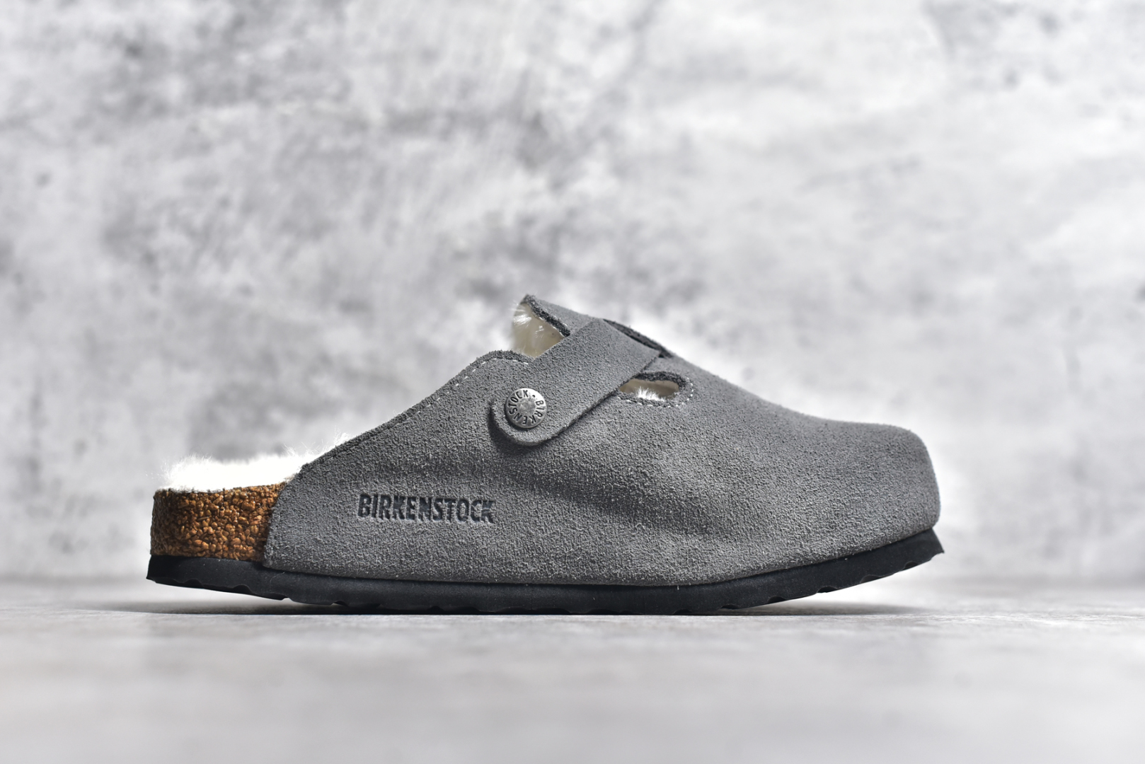 图片[3]-#独家 外贸批次 加绒Birkenstock Boston VL 勃肯软木底包头拖鞋加绒版 天鹅绒般的绒面革赋子休闲的经典外观 四季皆宜 柔软的鞋床采用额外的泡沫缓冲层 提供额外的舒适感和全天支撑 全网独家首发 源于德国的严谨工艺 牛巴戎面 中层松木 EVA 三层组合大底 优质牛皮面料五金扣 出口订单 尺码：35 36 37 38 39 40-选品中心