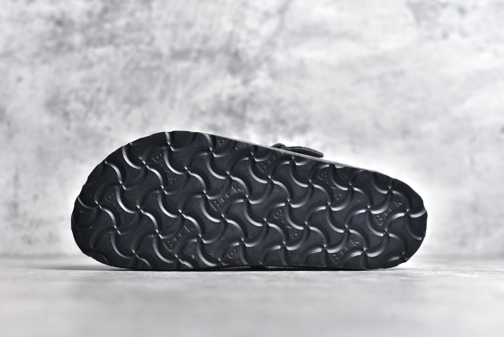 图片[6]-#独家 外贸批次 加绒Birkenstock Boston VL 勃肯软木底包头拖鞋加绒版 天鹅绒般的绒面革赋子休闲的经典外观 四季皆宜 柔软的鞋床采用额外的泡沫缓冲层 提供额外的舒适感和全天支撑 全网独家首发 源于德国的严谨工艺 牛巴戎面 中层松木 EVA 三层组合大底 优质牛皮面料五金扣 出口订单 尺码：35 36 37 38 39 40-选品中心