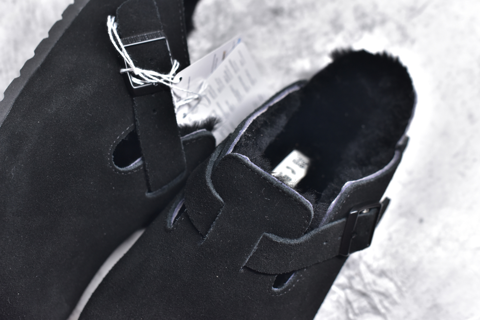 图片[9]-#独家 外贸批次 加绒Birkenstock Boston VL 勃肯软木底包头拖鞋加绒版 天鹅绒般的绒面革赋子休闲的经典外观 四季皆宜 柔软的鞋床采用额外的泡沫缓冲层 提供额外的舒适感和全天支撑 全网独家首发 源于德国的严谨工艺 牛巴戎面 中层松木 EVA 三层组合大底 优质牛皮面料五金扣 出口订单 尺码：35 36 37 38 39 40-选品中心