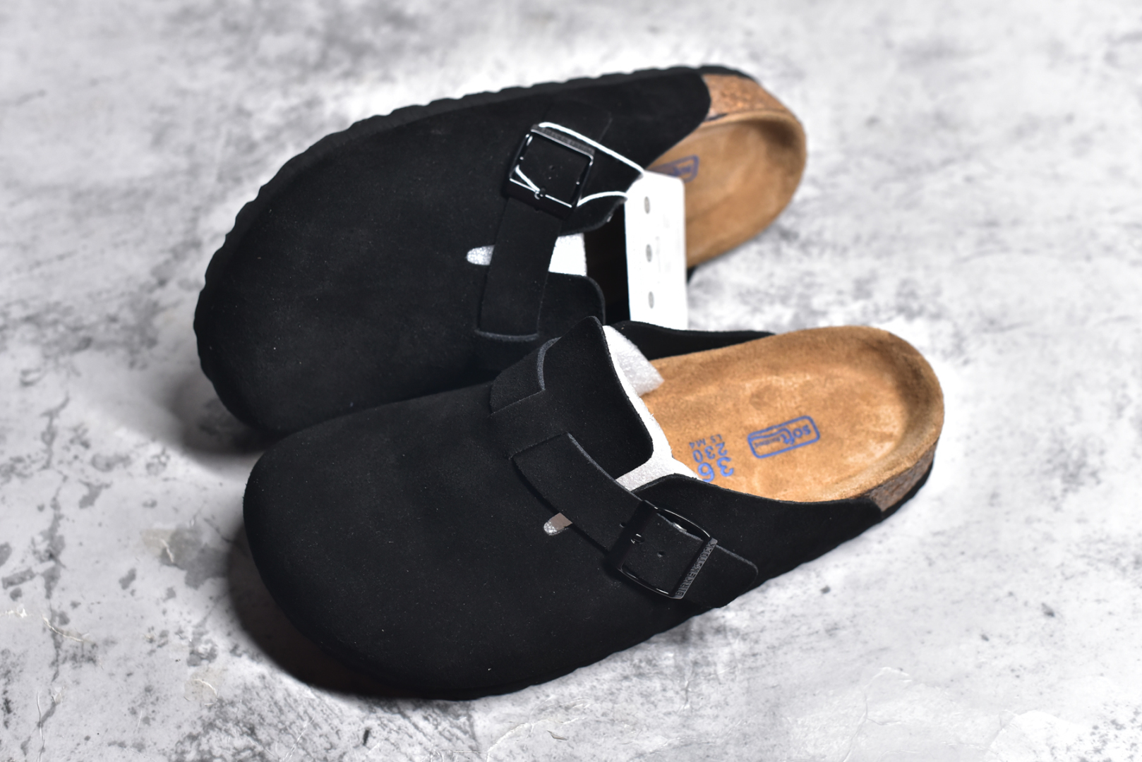 图片[7]-#独家 外贸批次 Birkenstock London 系列勃肯皮革绒面双扣时尚休闲平底鞋 牛皮绒面革质地柔软 搭配可调节鞋扣提升穿着舒适度 人体工学设计分散脚部压力 保护脚踝 软木乳胶鞋床具有一定的收缩性 长时间穿着后能贴合脚型 EVA鞋底回弹性和抗张性力高 具有良好的防震、缓冲性 四季皆宜 柔软的鞋床采用额外的泡沫缓冲层 提供额外的舒适感和全天支撑 全网独家首发 源于德国的严谨工艺 牛巴戎面 中层松木 EVA 三层组合大底 优质牛皮面料五金扣 尺码：35 36 37 38 39 40 41 42 43 44 45-选品中心