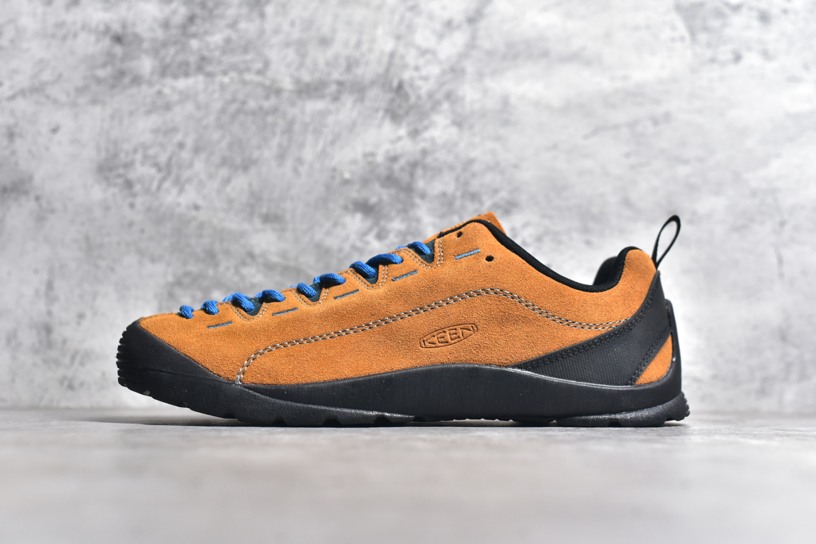 #Keen Jasper Rocks SP 美国人气户外品牌-科恩贾斯珀都市系列复古低帮系带户外风露营徒步登山运动训练鞋 原楦型开发纸版 采用固色翻毛皮鞋面材质 内嵌高密度EVA发泡缓震脚垫 外置一体式包裹防滑防剐蹭耐磨橡胶大底 向经典的90年代致敬 山系神级鞋履 尺码：35 36 37 38 39 40 41 42 43 44 45-选品中心