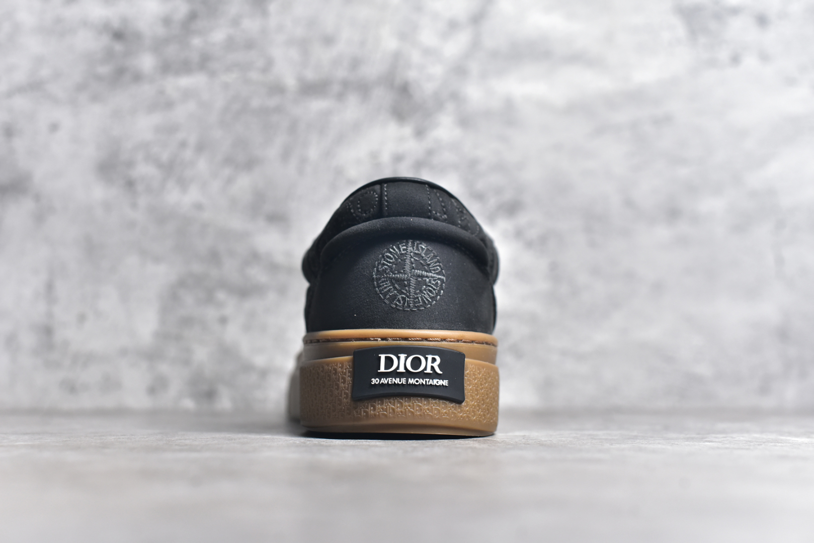 图片[5]-#Dior B33 迪奥印花系带时尚运动板鞋网球鞋 全套原厂新版原纸板楦头开发 原厂特供皮料加持 原档数据大底 高频字母排版细节 还原 Zp 高端零售特供批次 2023秋季新品 彰显非凡的精湛工艺 重新诠释经典的网球鞋 时尚的廓形突显厚实感 采用全新的拉绒马海毛针织面料 突显柔软触感与富有层次感的流行色彩 搭配棕色绒面革镶片提升格调 别具一格的加垫鞋舌点缀以压花效果Dior标志 后侧点缀以Dior 30Avenue Montaigne标志 可为各式休闲造型增添时尚气质 尺码：40 41 42 43 44 45 46-选品中心