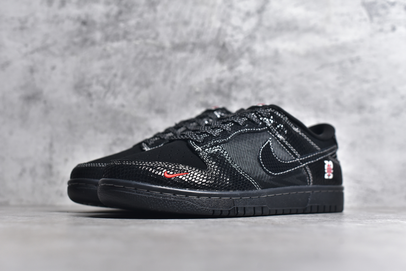 图片[2]-#NK SB Dunk Low 蛇年限定-黑蛇 周年高端定制 低帮休闲板鞋 #定制鞋盒 大厂纯原品质出货 超高清洁度 皮料切割干净无任何毛边 细节完美 货号：CH8311-233 尺码：36 36.5 37.5 38 38.5 39 40 40.5 41 42 42.5 43 44 44.5 45-选品中心