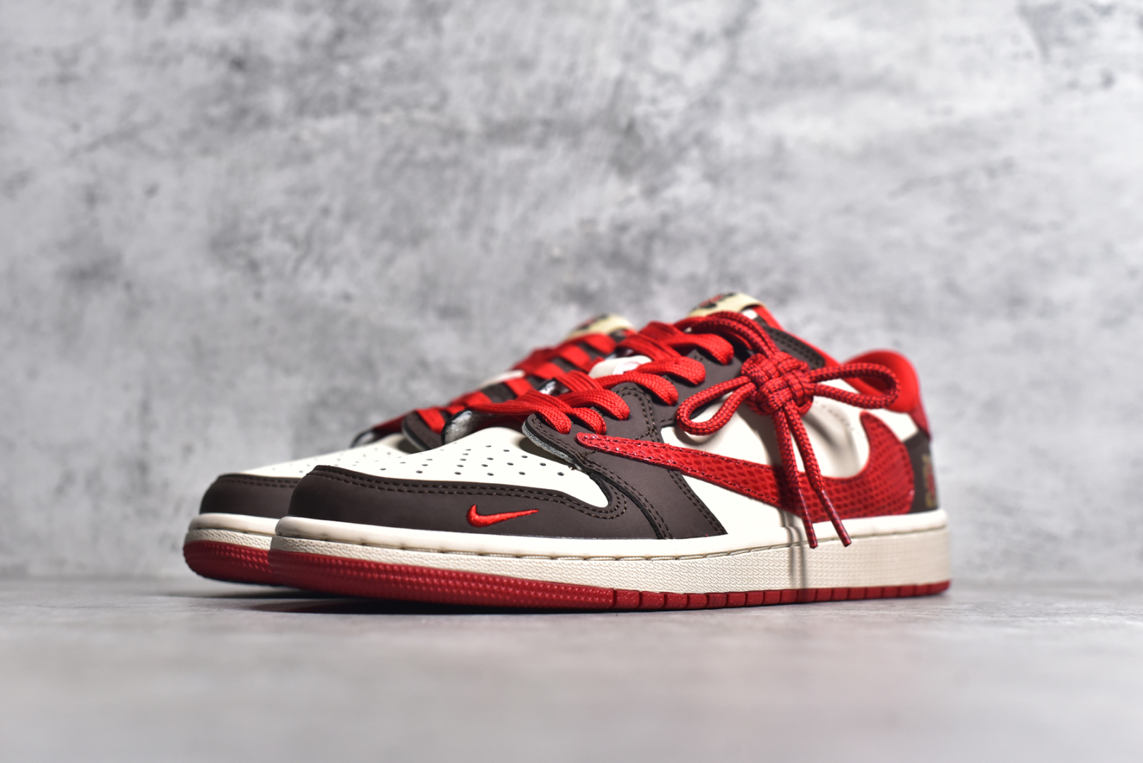 图片[2]-#TS x Air Jordan AJ1 Low 倒钩低帮联名定制配色 CH6336-020 原厂内置气垫魔块 A模大底 头层小牛皮 鞋舌AJ原厂专用牛津布+AJ专用反口珍珠布+原厂无杂质高弹内里海棉+特殊封边弹力鞋带 尺码：36 36.5 37.5 38 38.5 39 40 40.5 41 42 42.5 43 44 44.5 45 46 47.5-选品中心