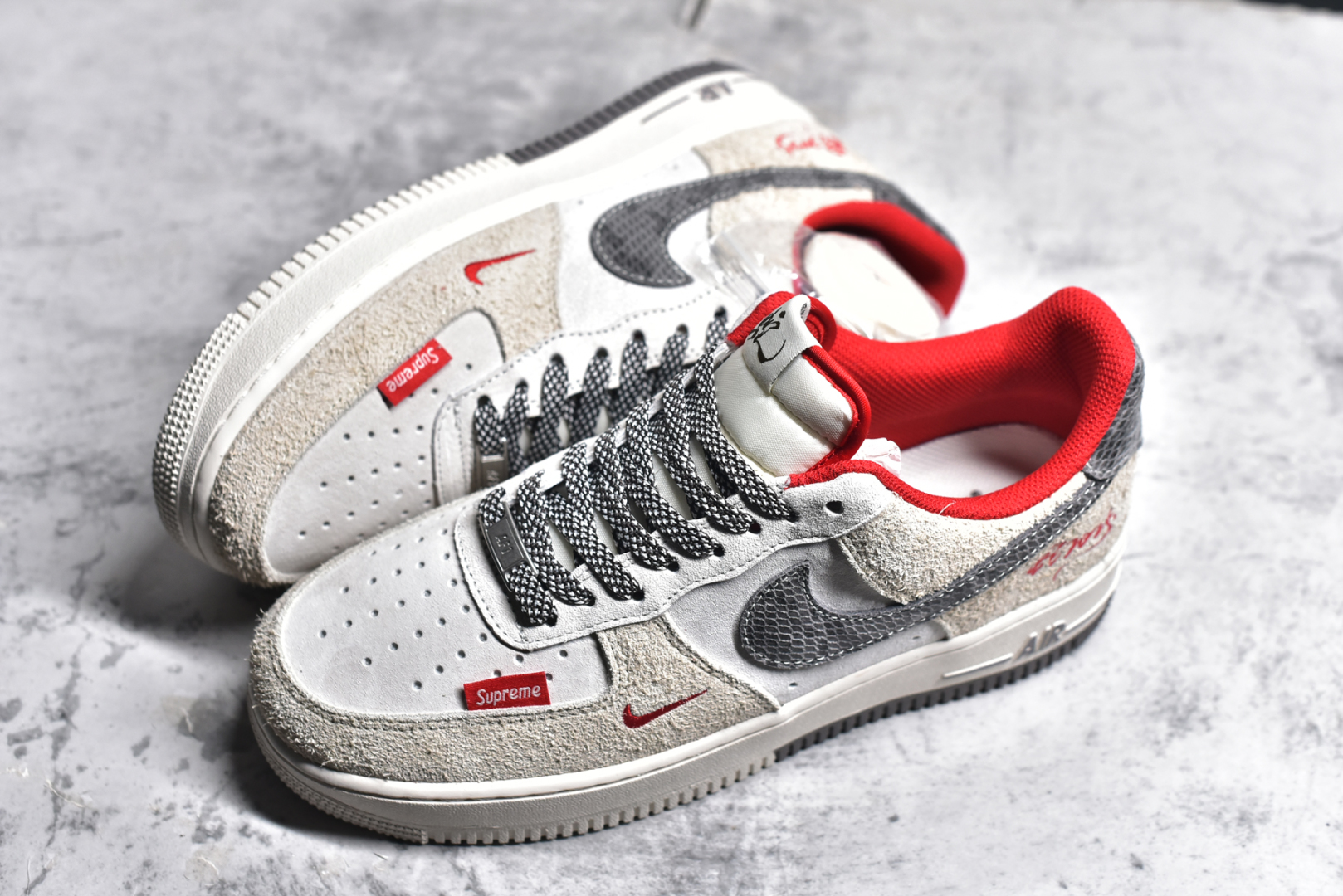 图片[7]-#NK Air Force 1\’07 Low Supreme联名 灰蛇鳞 空军一号低帮休闲板鞋 DM6688-010 #原楦头原纸板 原装鞋盒 定制五金配件 内置全掌气垫 原厂鞋底 尺码：36 36.5 37.5 38 38.5 39 40 40.5 41 42 42.5 43 44 44.5 45-选品中心