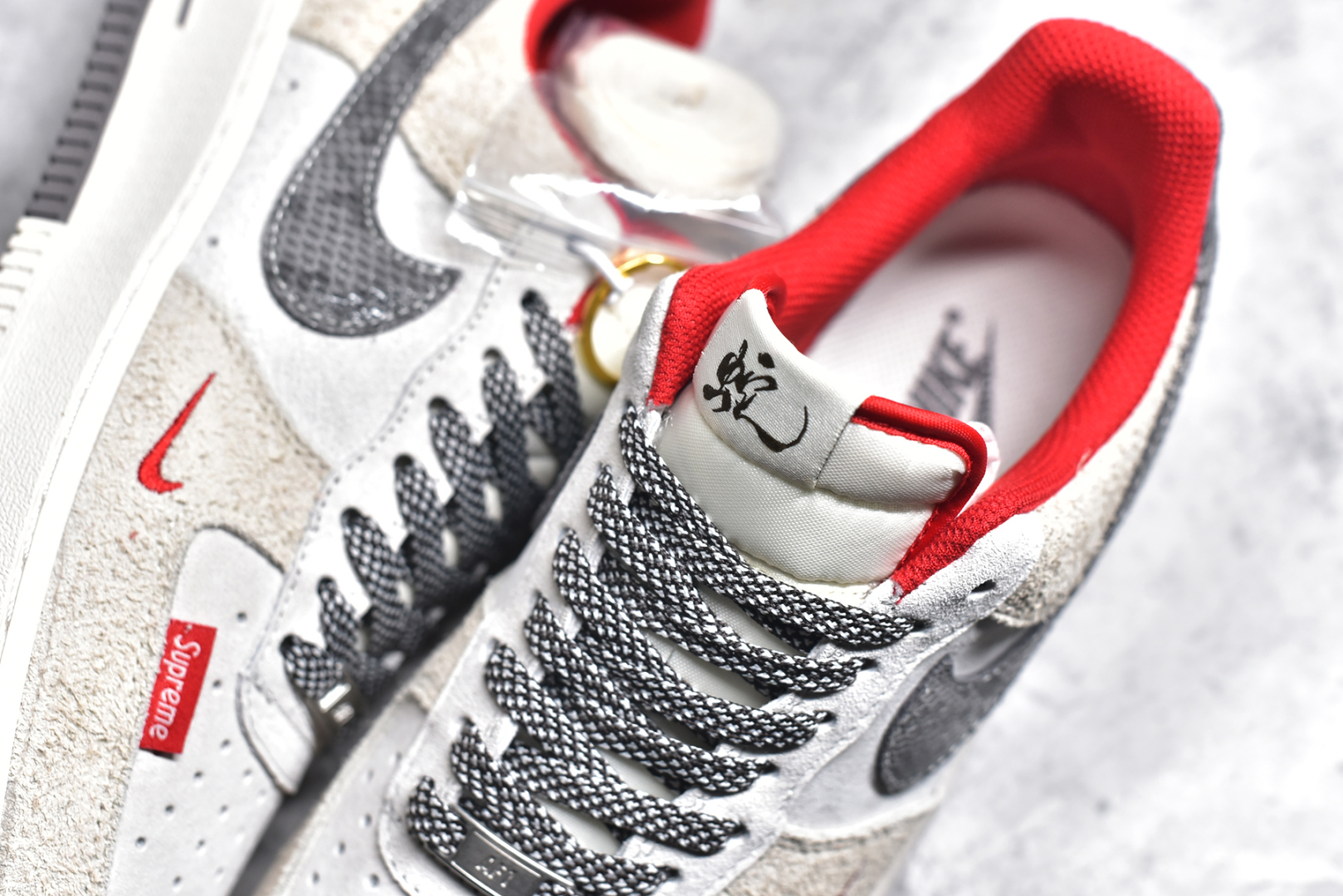 图片[9]-#NK Air Force 1\’07 Low Supreme联名 灰蛇鳞 空军一号低帮休闲板鞋 DM6688-010 #原楦头原纸板 原装鞋盒 定制五金配件 内置全掌气垫 原厂鞋底 尺码：36 36.5 37.5 38 38.5 39 40 40.5 41 42 42.5 43 44 44.5 45-选品中心