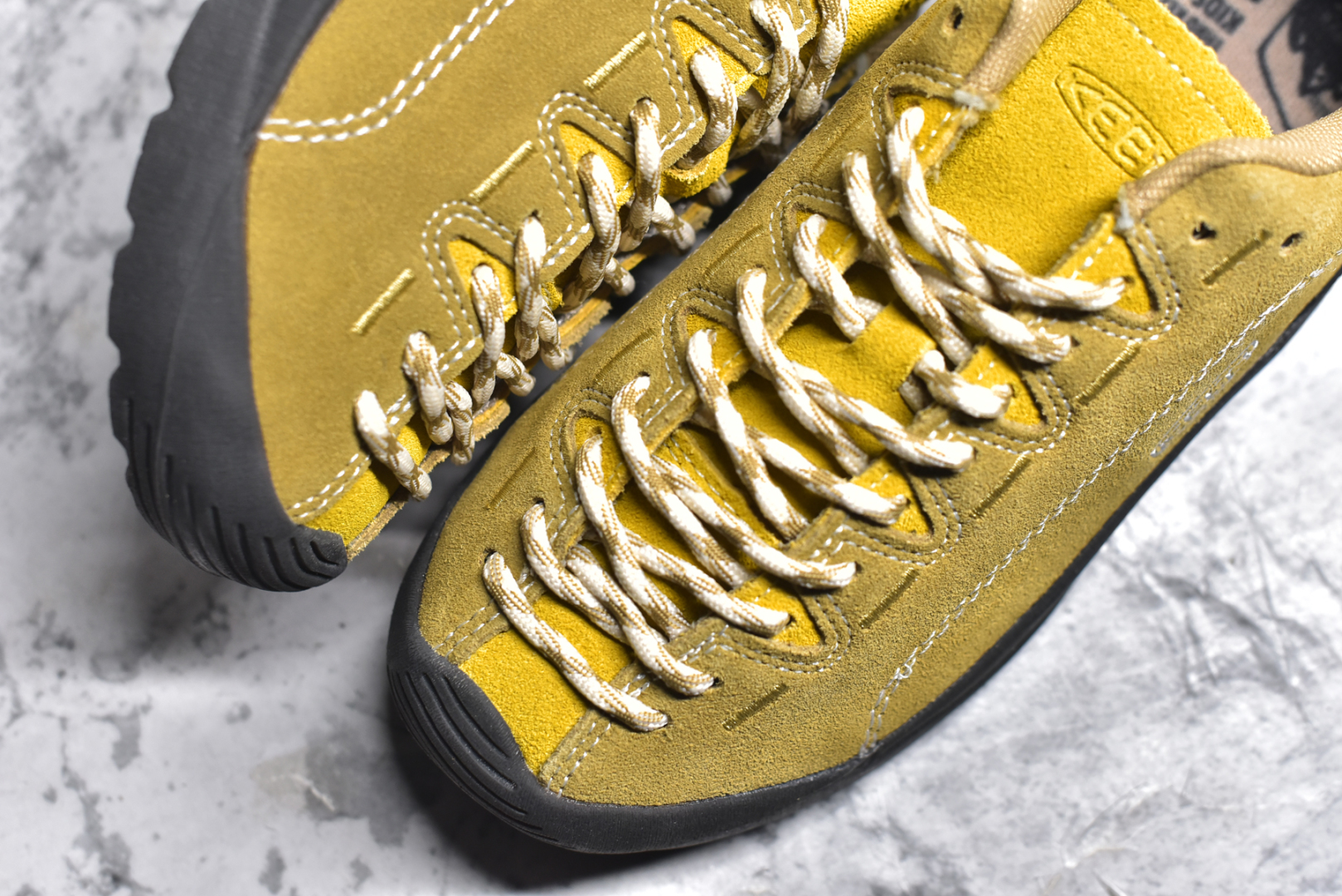 图片[8]-#Keen Jasper Rocks SP 美国人气户外品牌-科恩贾斯珀都市系列复古低帮系带户外风露营徒步登山运动训练鞋 原楦型开发纸版 采用固色翻毛皮鞋面材质 内嵌高密度EVA发泡缓震脚垫 外置一体式包裹防滑防剐蹭耐磨橡胶大底 向经典的90年代致敬 山系神级鞋履 尺码：35 36 37 38 39 40 41 42 43 44-选品中心
