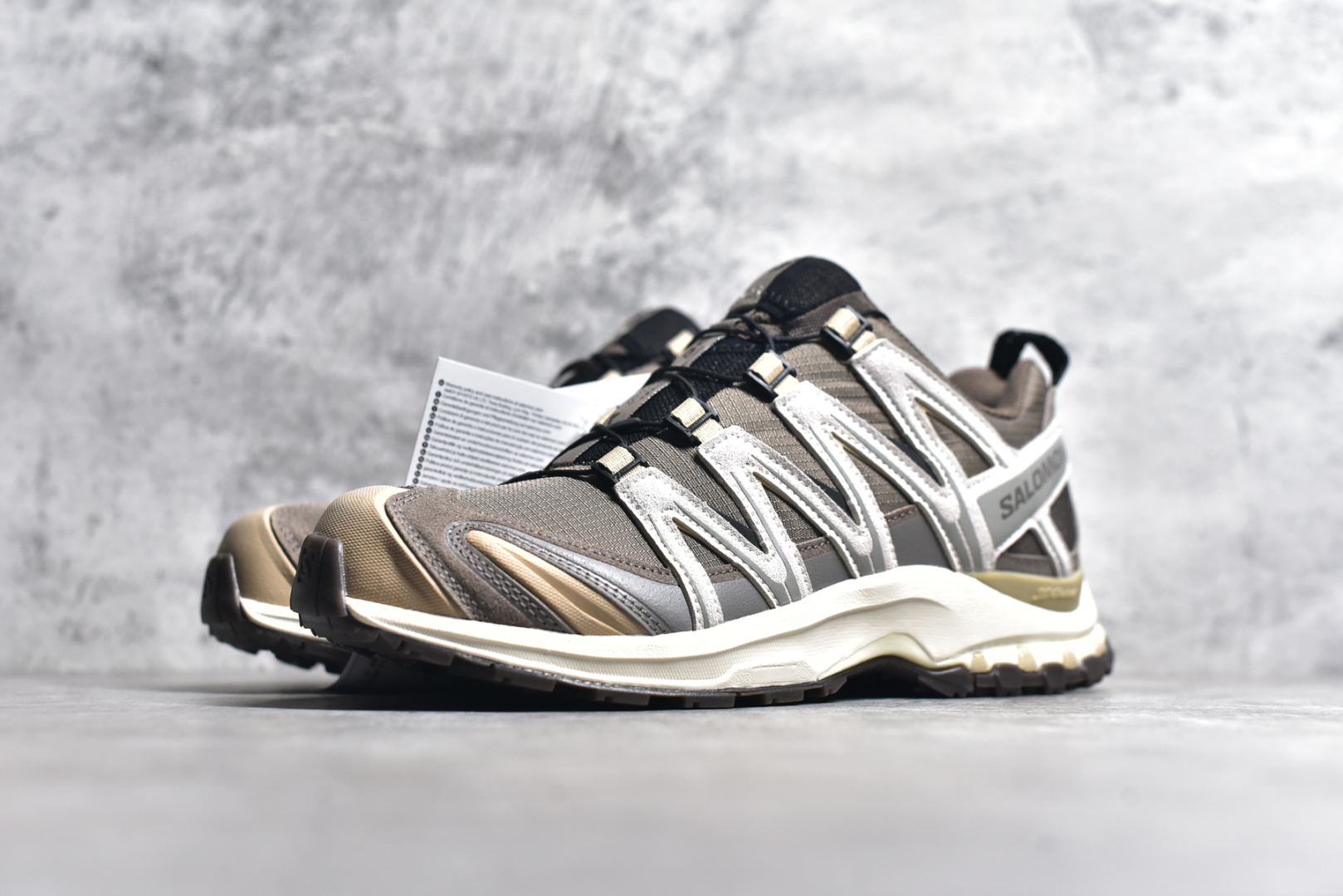 图片[2]-#SALOMON XA Pro 3D ADV 萨洛蒙潮流越野机能户外功能鞋 纯原外贸平台特供订单 耗时半年巨作 全套原纸板楦头开发 原厂特供网布配套加持 确保原汁原味 完美呈现版型 原档数据独家私模五层组合大底 男女鞋同步官方开发至46.5 原装Ortholite轻量化鞋垫 中底布带钢印编号 原厂TPU锁扣 进口港宝加持 后跟自然饱满 还原公司包裹性 鞋面采用SENSIFT贴合技术 全方位贴合包裹脚型 鞋跟部鞋底牵引设计 提供强大的抓地性能 更适应野外崎岖不平的道路 其3D ADVANCED CHASSIS底盘 材料轻量大化 钉齿设计更具稳定性 防护性 鞋底易磨损区运用CONTAGRIP高耐磨材料 应对城市硬质路面长距离跑考验 尺码：36 36.5 37.5 38 38.5 39 40 40.5 41 42 42.5 43 44 44.5 45 46 46.5-选品中心