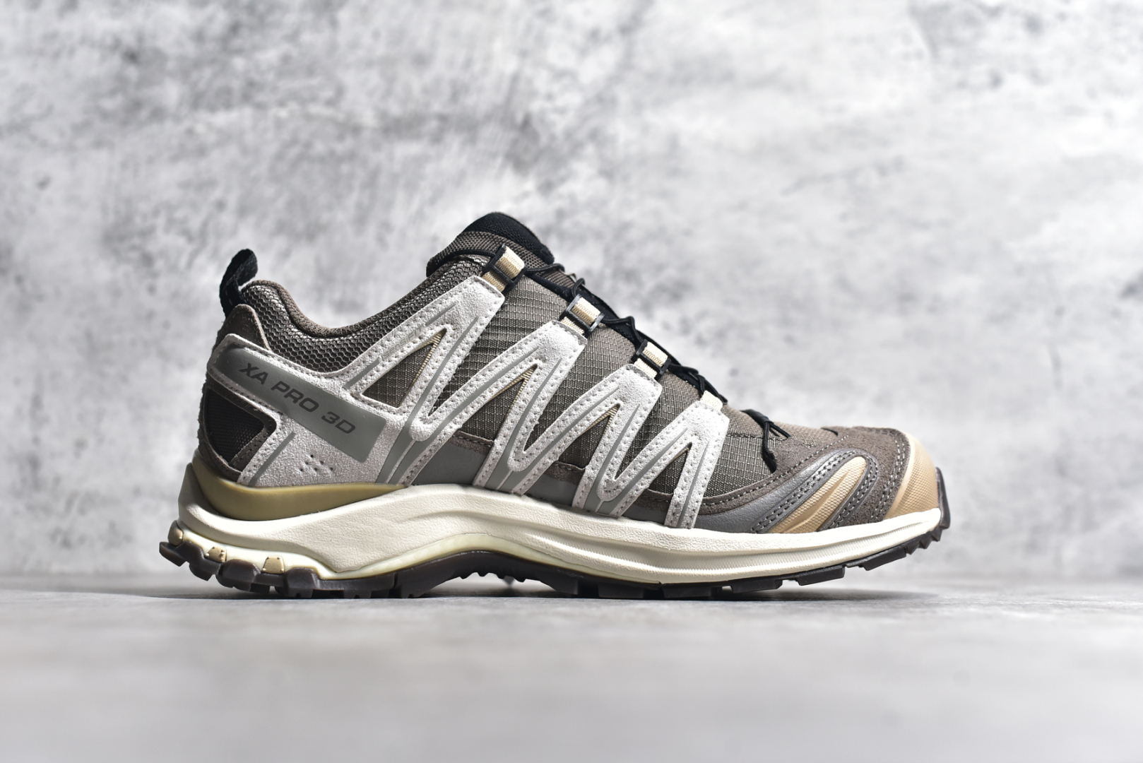 图片[3]-#SALOMON XA Pro 3D ADV 萨洛蒙潮流越野机能户外功能鞋 纯原外贸平台特供订单 耗时半年巨作 全套原纸板楦头开发 原厂特供网布配套加持 确保原汁原味 完美呈现版型 原档数据独家私模五层组合大底 男女鞋同步官方开发至46.5 原装Ortholite轻量化鞋垫 中底布带钢印编号 原厂TPU锁扣 进口港宝加持 后跟自然饱满 还原公司包裹性 鞋面采用SENSIFT贴合技术 全方位贴合包裹脚型 鞋跟部鞋底牵引设计 提供强大的抓地性能 更适应野外崎岖不平的道路 其3D ADVANCED CHASSIS底盘 材料轻量大化 钉齿设计更具稳定性 防护性 鞋底易磨损区运用CONTAGRIP高耐磨材料 应对城市硬质路面长距离跑考验 尺码：36 36.5 37.5 38 38.5 39 40 40.5 41 42 42.5 43 44 44.5 45 46 46.5-选品中心