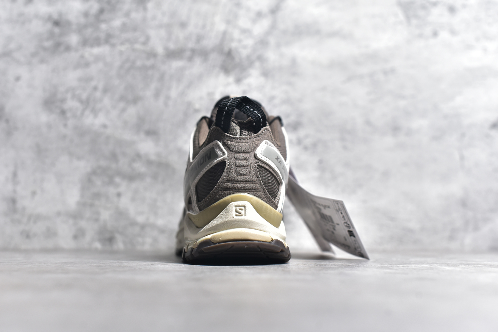 图片[5]-#SALOMON XA Pro 3D ADV 萨洛蒙潮流越野机能户外功能鞋 纯原外贸平台特供订单 耗时半年巨作 全套原纸板楦头开发 原厂特供网布配套加持 确保原汁原味 完美呈现版型 原档数据独家私模五层组合大底 男女鞋同步官方开发至46.5 原装Ortholite轻量化鞋垫 中底布带钢印编号 原厂TPU锁扣 进口港宝加持 后跟自然饱满 还原公司包裹性 鞋面采用SENSIFT贴合技术 全方位贴合包裹脚型 鞋跟部鞋底牵引设计 提供强大的抓地性能 更适应野外崎岖不平的道路 其3D ADVANCED CHASSIS底盘 材料轻量大化 钉齿设计更具稳定性 防护性 鞋底易磨损区运用CONTAGRIP高耐磨材料 应对城市硬质路面长距离跑考验 尺码：36 36.5 37.5 38 38.5 39 40 40.5 41 42 42.5 43 44 44.5 45 46 46.5-选品中心