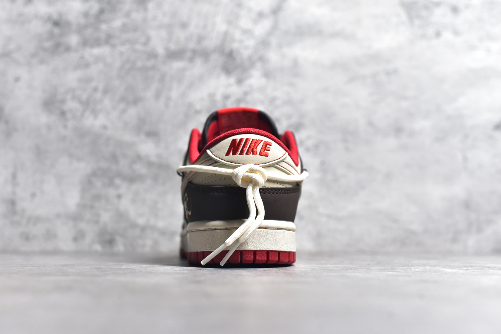 图片[5]-#NK SB Dunk Low 2025蛇年限定 解构抽绳鞋带 纯原大厂出品 极力推荐 原装头层材料 独家版型蒸餾加工 帶來的是更好的视觉和脚感体验 大厂纯原品质出货 清洁度 电绣工艺 皮料切割干净无任何毛边 细节完美 货号： YX5066 2682722 尺码：36 36.5 37.5 38 38.5 39 40 40.5 41 42 42.5 43 44 44.5 45-选品中心