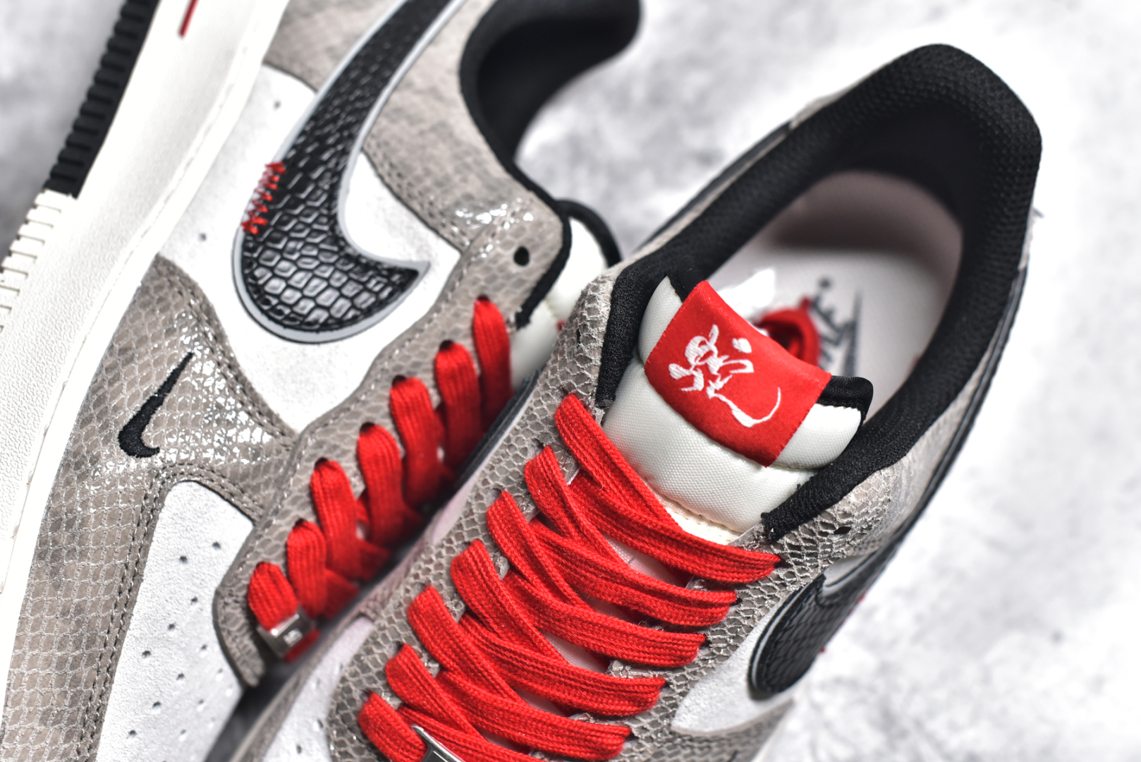 图片[9]-#NK Air Force 1´07 Low 空军一号低帮百搭休闲运动板鞋 DM6688-009 柔软、弹性十足的缓震性能和出色的中底设计 横跨复古与现代的外型结合 造就出风靡全球 三十多年的Force 1 直到今天还深受青睐 尺码：36 36.5 37.5 38 38.5 39 40 40.5 41 42 42.5 43 44 44.5 45-选品中心