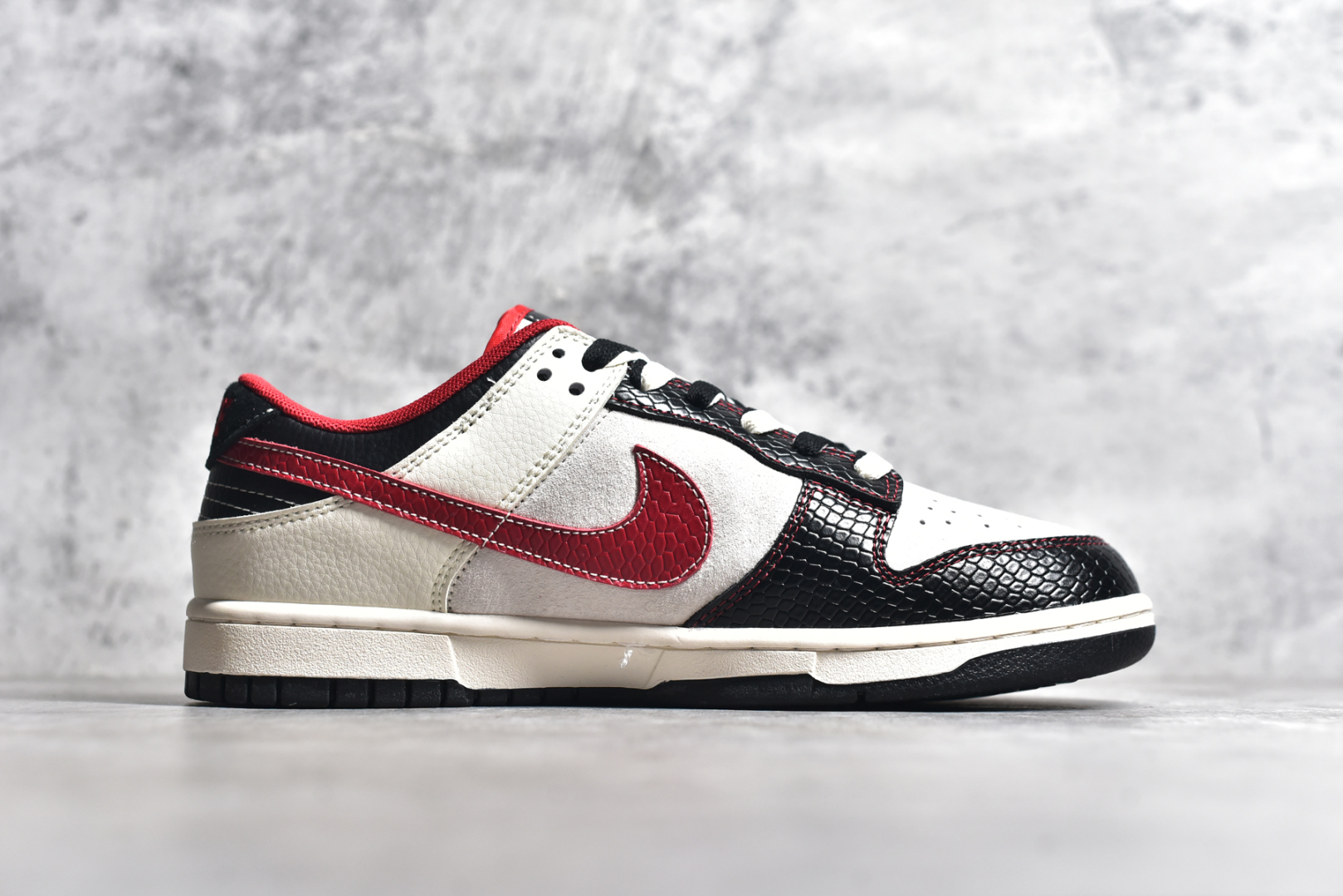 图片[3]-#NK Dunk Low 定制配色 XS1086-014 大厂出品 极力推荐 原装头层材料 独家版型蒸餾加工帶來的是更好的视觉和脚感体验大厂纯原品质出货 清洁度 电绣工艺 皮料切割干净无任何毛边 细节完美 尺码：36 36.5 37.5 38 38.5 39 40 40.5 41 42 42.5 43 44 44.5 45-选品中心
