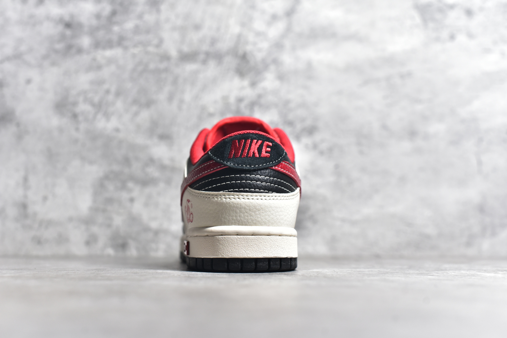 图片[5]-#NK Dunk Low 定制配色 XS1086-014 大厂出品 极力推荐 原装头层材料 独家版型蒸餾加工帶來的是更好的视觉和脚感体验大厂纯原品质出货 清洁度 电绣工艺 皮料切割干净无任何毛边 细节完美 尺码：36 36.5 37.5 38 38.5 39 40 40.5 41 42 42.5 43 44 44.5 45-选品中心