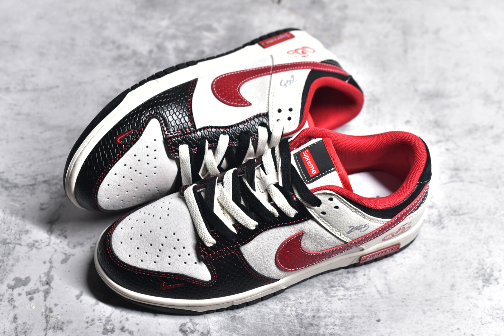 图片[7]-#NK Dunk Low 定制配色 XS1086-014 大厂出品 极力推荐 原装头层材料 独家版型蒸餾加工帶來的是更好的视觉和脚感体验大厂纯原品质出货 清洁度 电绣工艺 皮料切割干净无任何毛边 细节完美 尺码：36 36.5 37.5 38 38.5 39 40 40.5 41 42 42.5 43 44 44.5 45-选品中心