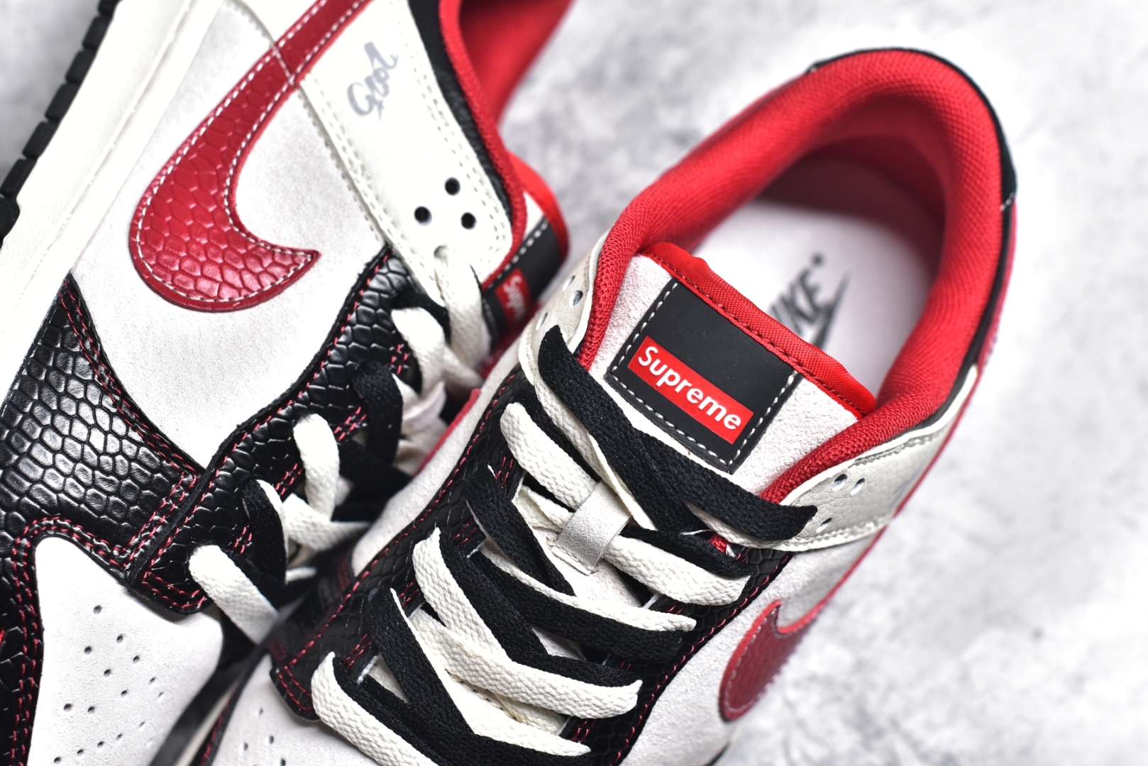 图片[9]-#NK Dunk Low 定制配色 XS1086-014 大厂出品 极力推荐 原装头层材料 独家版型蒸餾加工帶來的是更好的视觉和脚感体验大厂纯原品质出货 清洁度 电绣工艺 皮料切割干净无任何毛边 细节完美 尺码：36 36.5 37.5 38 38.5 39 40 40.5 41 42 42.5 43 44 44.5 45-选品中心