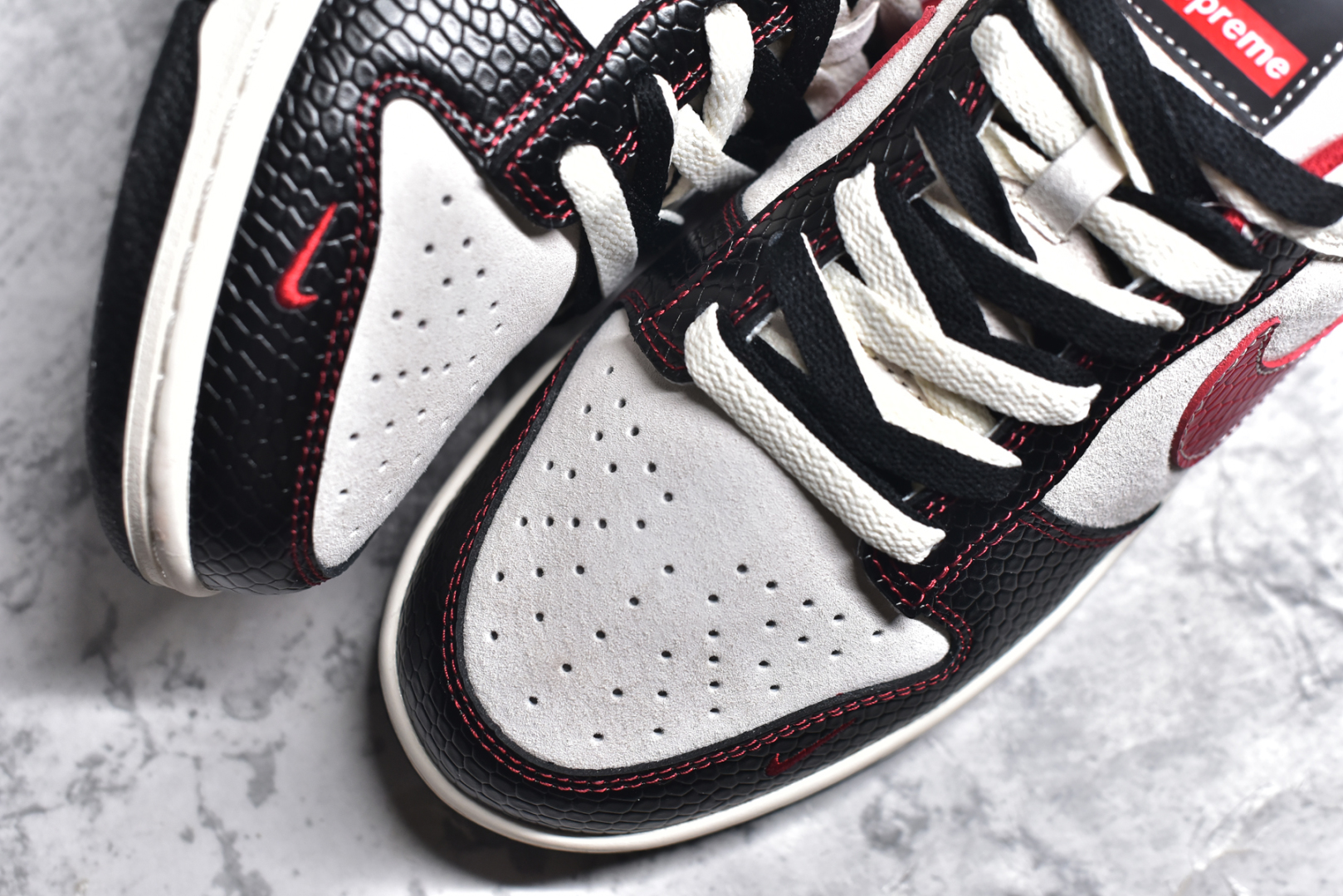 图片[8]-#NK Dunk Low 定制配色 XS1086-014 大厂出品 极力推荐 原装头层材料 独家版型蒸餾加工帶來的是更好的视觉和脚感体验大厂纯原品质出货 清洁度 电绣工艺 皮料切割干净无任何毛边 细节完美 尺码：36 36.5 37.5 38 38.5 39 40 40.5 41 42 42.5 43 44 44.5 45-选品中心