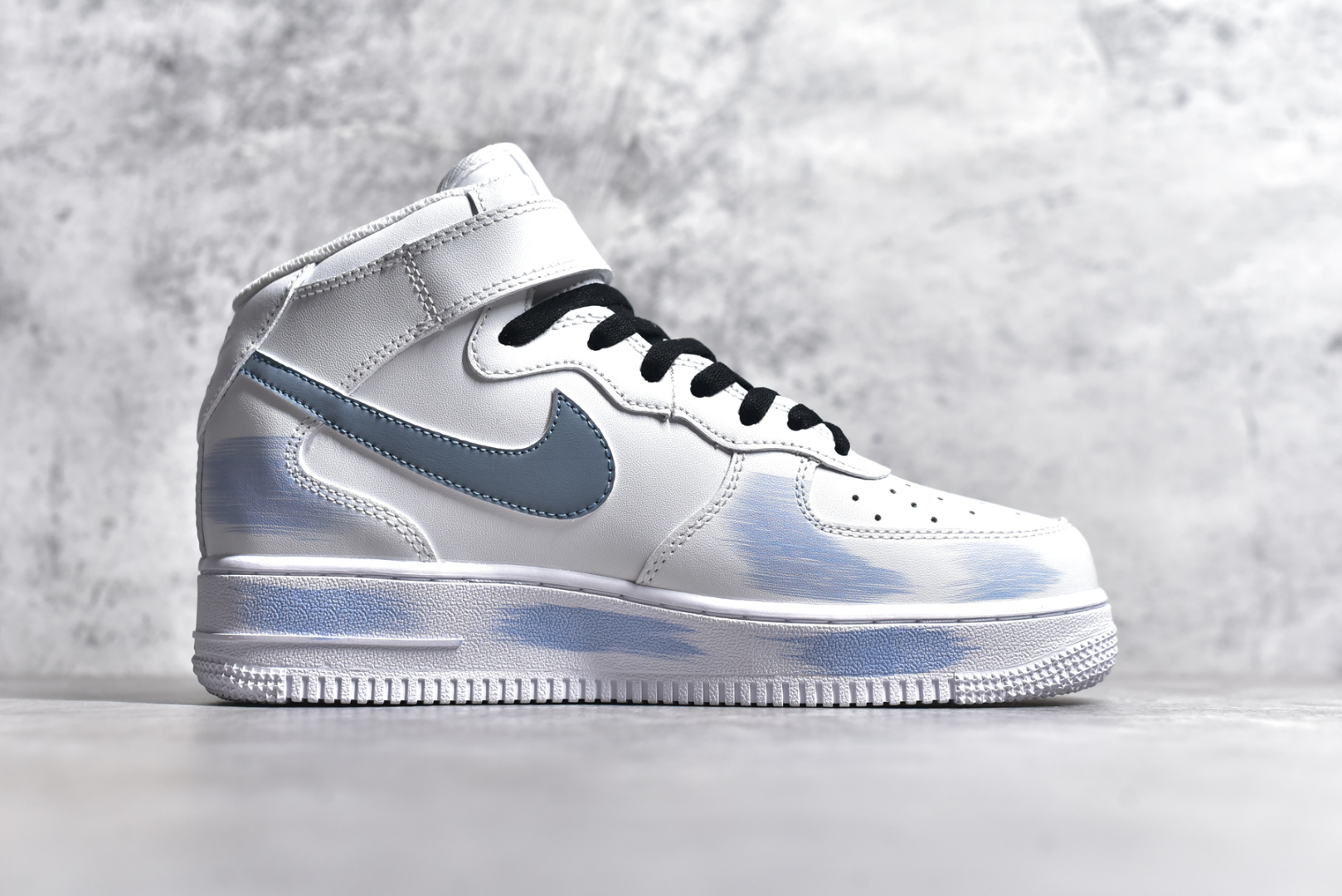 图片[3]-#NK Air Force 1\’07 Mid 断勾 喷绘 二次元主题 空军一号中帮休闲板鞋 ZH0316-056 #定制皮料 原厂3D打印 定制鞋盒 原楦原纸板 纯正空军版型 内置全掌气垫 尺码：36 36.5 37.5 38 38.5 39 40 40.5 41 42 42.5 43 44 44.5 45-选品中心