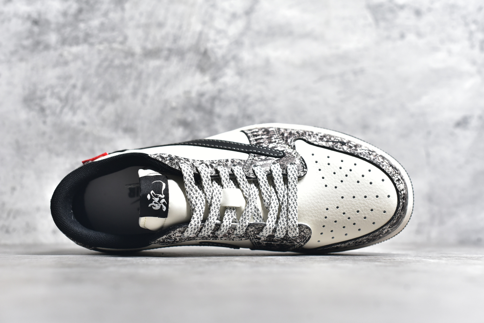 图片[4]-#TS x Air Jordan AJ1 Low 倒钩低帮联名定制配色 SJ2068-144 原厂内置气垫魔块 A模大底 头层小牛皮 鞋舌AJ原厂专用牛津布+AJ专用反口珍珠布+原厂无杂质高弹内里海棉+特殊封边弹力鞋带 尺码：36 36.5 37.5 38 38.5 39 40 40.5 41 42 42.5 43 44 44.5 45 46 47.5-选品中心