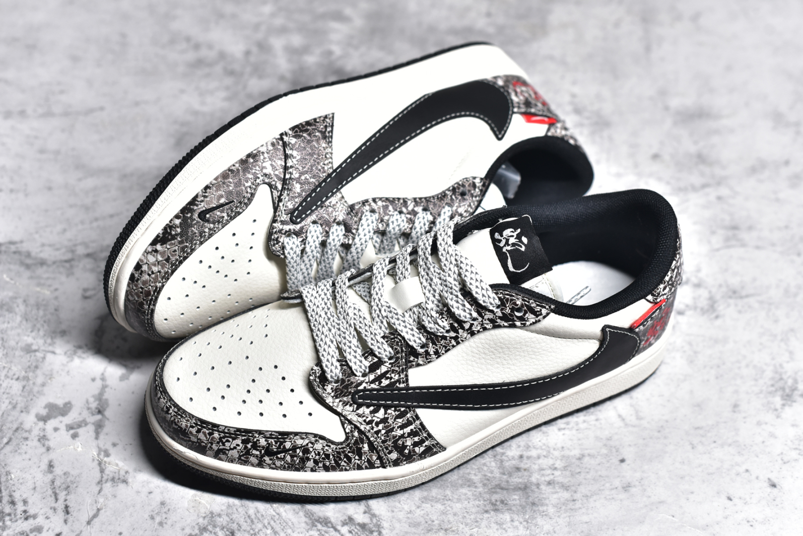 图片[7]-#TS x Air Jordan AJ1 Low 倒钩低帮联名定制配色 SJ2068-144 原厂内置气垫魔块 A模大底 头层小牛皮 鞋舌AJ原厂专用牛津布+AJ专用反口珍珠布+原厂无杂质高弹内里海棉+特殊封边弹力鞋带 尺码：36 36.5 37.5 38 38.5 39 40 40.5 41 42 42.5 43 44 44.5 45 46 47.5-选品中心