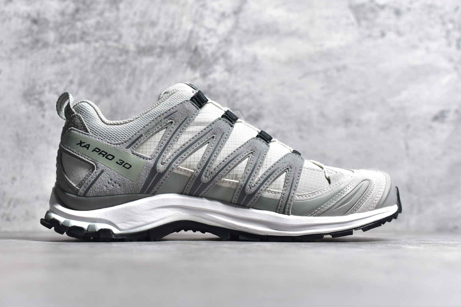 图片[3]-#SALOMON XA Pro 3D ADV 萨洛蒙潮流越野机能户外功能鞋 纯原外贸平台特供订单 耗时半年巨作 全套原纸板楦头开发 原厂特供网布配套加持 确保原汁原味 完美呈现版型 原档数据独家私模五层组合大底 男女鞋同步官方开发至46.5 原装Ortholite轻量化鞋垫 中底布带钢印编号 原厂TPU锁扣 进口港宝加持 后跟自然饱满 还原公司包裹性 鞋面采用SENSIFT贴合技术 全方位贴合包裹脚型 鞋跟部鞋底牵引设计 提供强大的抓地性能 更适应野外崎岖不平的道路 其3D ADVANCED CHASSIS底盘 材料轻量大化 钉齿设计更具稳定性 防护性 鞋底易磨损区运用CONTAGRIP高耐磨材料 应对城市硬质路面长距离跑考验 尺码：36 36.5 37.5 38 38.5 39 40 40.5 41 42 42.5 43 44 44.5 45 46 46.5-选品中心