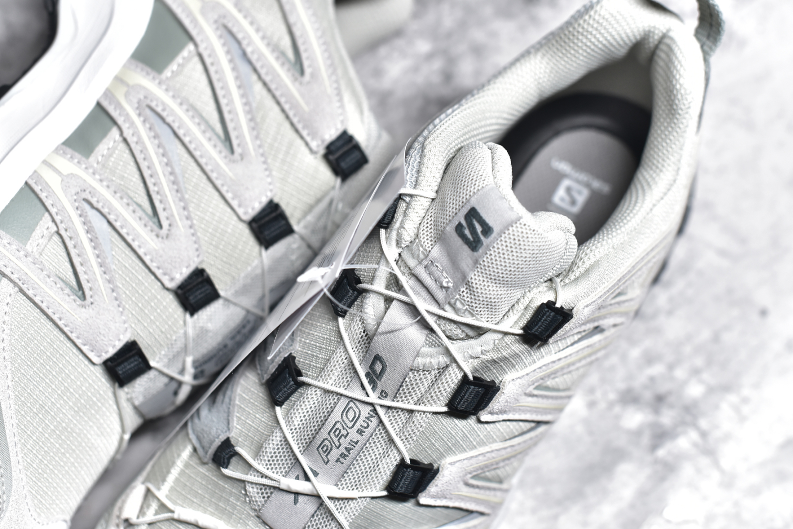 图片[9]-#SALOMON XA Pro 3D ADV 萨洛蒙潮流越野机能户外功能鞋 纯原外贸平台特供订单 耗时半年巨作 全套原纸板楦头开发 原厂特供网布配套加持 确保原汁原味 完美呈现版型 原档数据独家私模五层组合大底 男女鞋同步官方开发至46.5 原装Ortholite轻量化鞋垫 中底布带钢印编号 原厂TPU锁扣 进口港宝加持 后跟自然饱满 还原公司包裹性 鞋面采用SENSIFT贴合技术 全方位贴合包裹脚型 鞋跟部鞋底牵引设计 提供强大的抓地性能 更适应野外崎岖不平的道路 其3D ADVANCED CHASSIS底盘 材料轻量大化 钉齿设计更具稳定性 防护性 鞋底易磨损区运用CONTAGRIP高耐磨材料 应对城市硬质路面长距离跑考验 尺码：36 36.5 37.5 38 38.5 39 40 40.5 41 42 42.5 43 44 44.5 45 46 46.5-选品中心