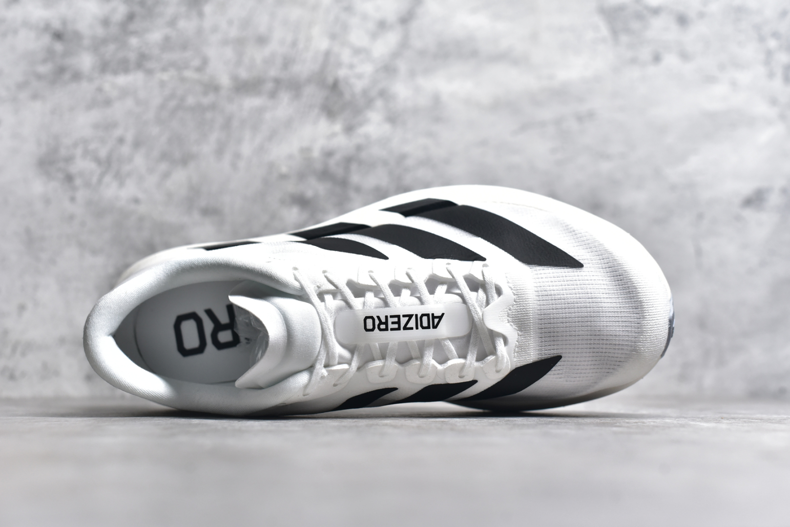 图片[4]-#AD Adizero Evo SL JH6206 阿迪超轻透气缓震跑鞋 #以令人难以置信的138克重量，刷新了跑鞋轻量化的记录，阿迪在材料科学和工艺技术上的深厚积累。 #全新鞋款采用Lightweight Upper材料，让穿着者几乎能够体验到一种\”裸足\”的感觉 尺码：39 40 40.5 41 42 42.5 43 44 44.5 45-选品中心