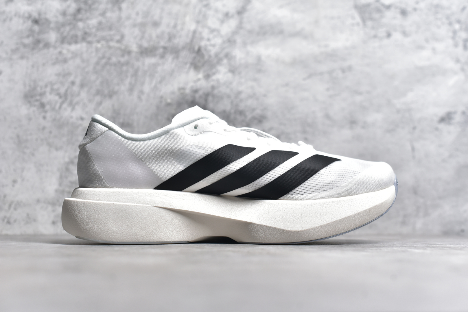 图片[3]-#AD Adizero Evo SL JH6206 阿迪超轻透气缓震跑鞋 #以令人难以置信的138克重量，刷新了跑鞋轻量化的记录，阿迪在材料科学和工艺技术上的深厚积累。 #全新鞋款采用Lightweight Upper材料，让穿着者几乎能够体验到一种\”裸足\”的感觉 尺码：39 40 40.5 41 42 42.5 43 44 44.5 45-选品中心