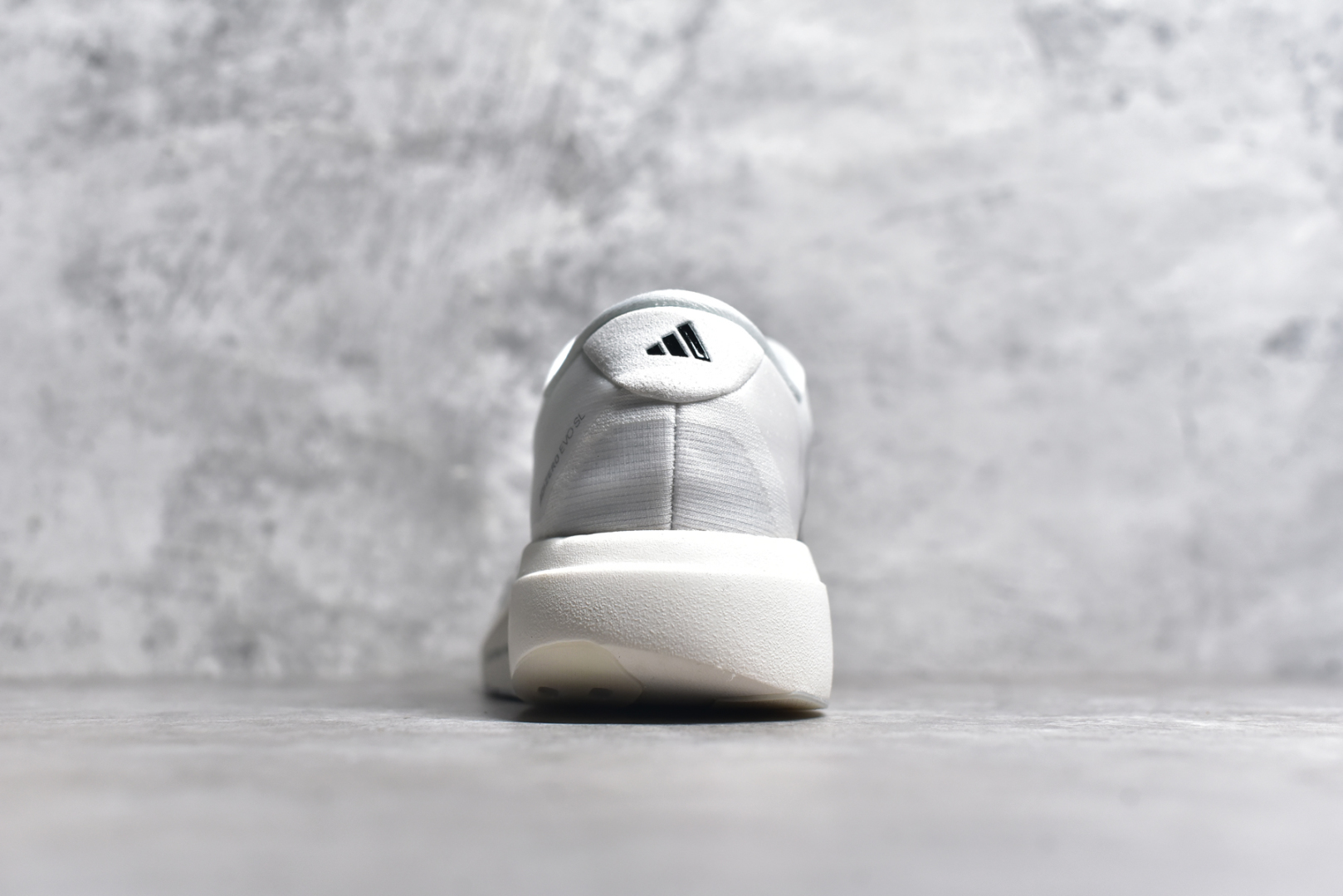 图片[5]-#AD Adizero Evo SL JH6206 阿迪超轻透气缓震跑鞋 #以令人难以置信的138克重量，刷新了跑鞋轻量化的记录，阿迪在材料科学和工艺技术上的深厚积累。 #全新鞋款采用Lightweight Upper材料，让穿着者几乎能够体验到一种\”裸足\”的感觉 尺码：39 40 40.5 41 42 42.5 43 44 44.5 45-选品中心