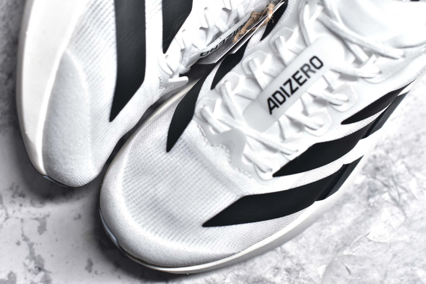 图片[8]-#AD Adizero Evo SL JH6206 阿迪超轻透气缓震跑鞋 #以令人难以置信的138克重量，刷新了跑鞋轻量化的记录，阿迪在材料科学和工艺技术上的深厚积累。 #全新鞋款采用Lightweight Upper材料，让穿着者几乎能够体验到一种\”裸足\”的感觉 尺码：39 40 40.5 41 42 42.5 43 44 44.5 45-选品中心