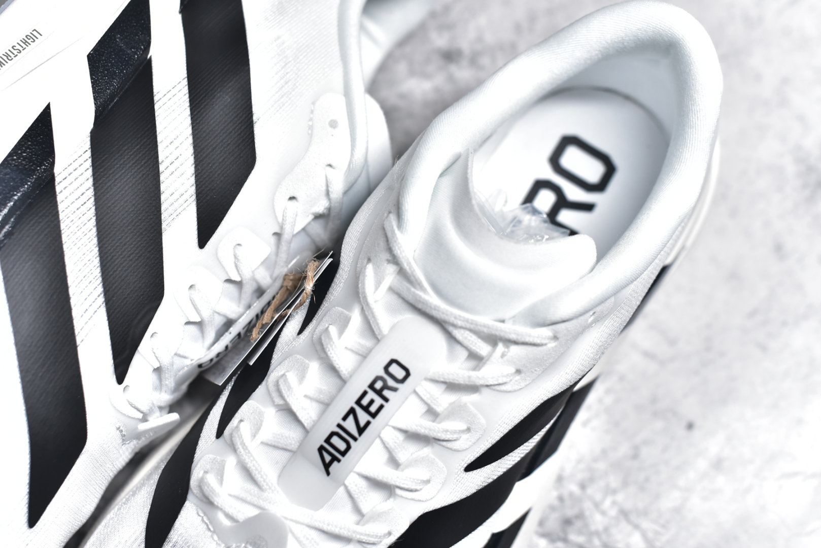图片[9]-#AD Adizero Evo SL JH6206 阿迪超轻透气缓震跑鞋 #以令人难以置信的138克重量，刷新了跑鞋轻量化的记录，阿迪在材料科学和工艺技术上的深厚积累。 #全新鞋款采用Lightweight Upper材料，让穿着者几乎能够体验到一种\”裸足\”的感觉 尺码：39 40 40.5 41 42 42.5 43 44 44.5 45-选品中心